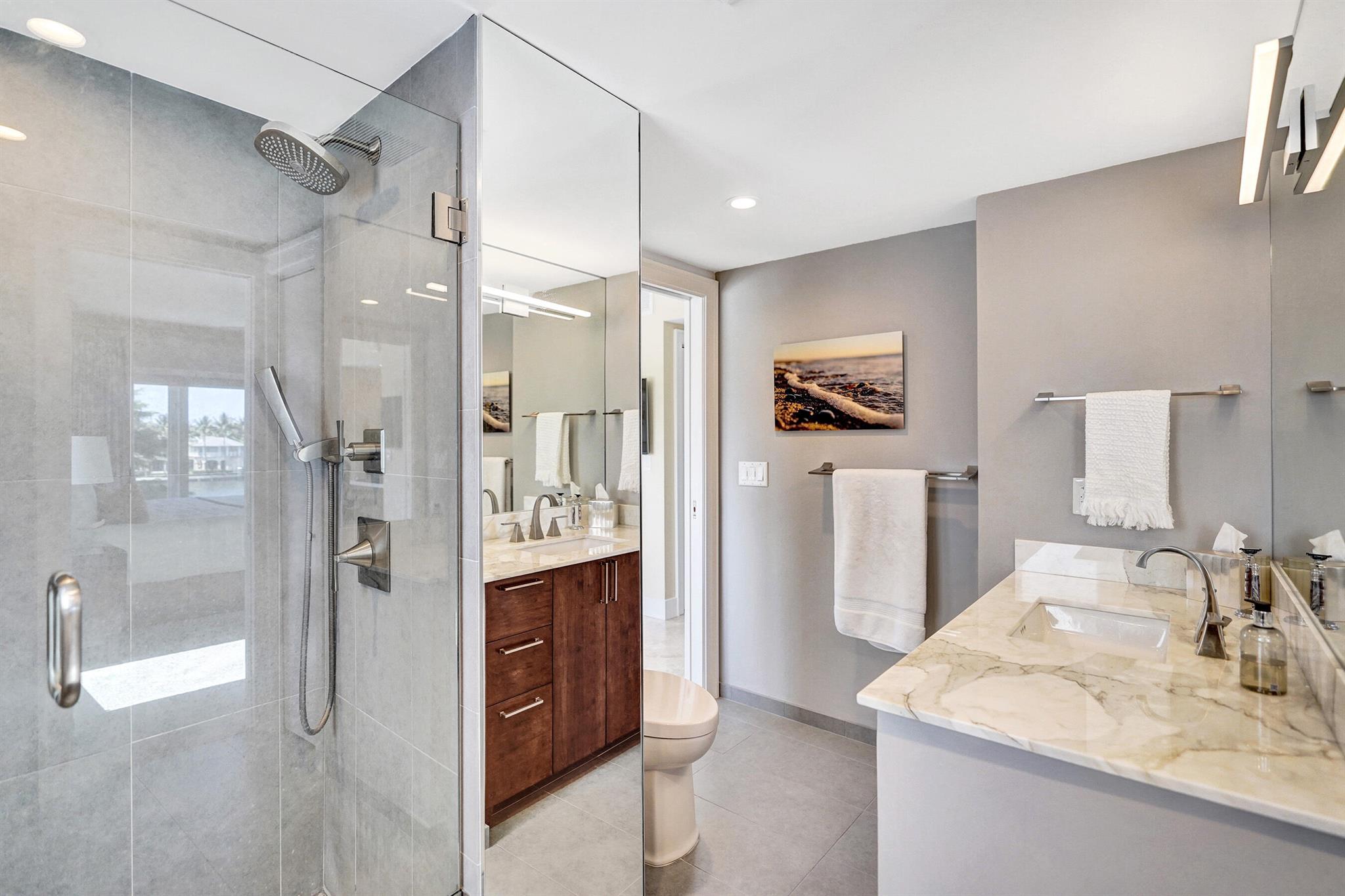 555 SE 6th Avenue 4a