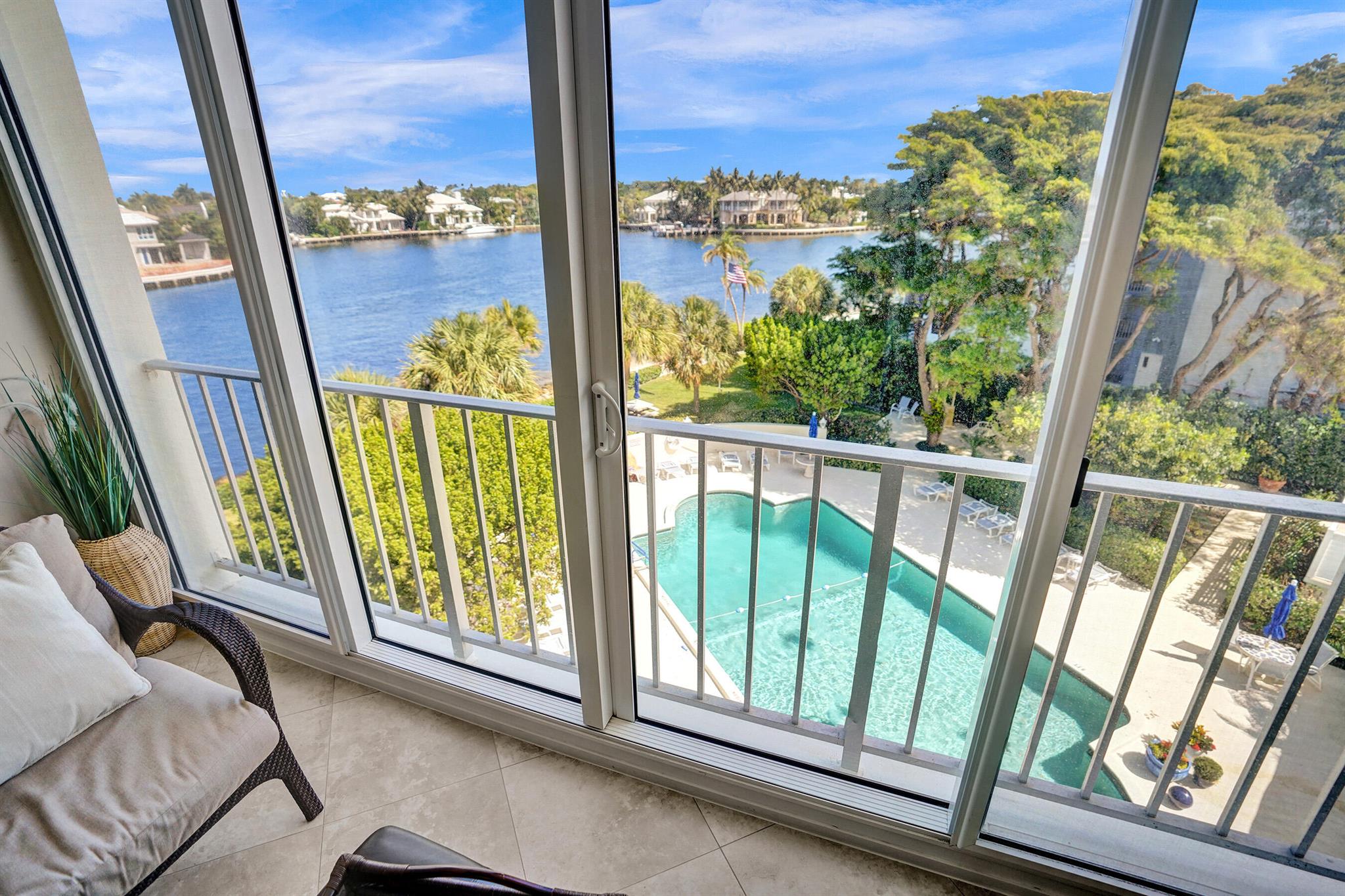 555 SE 6th Avenue 4a