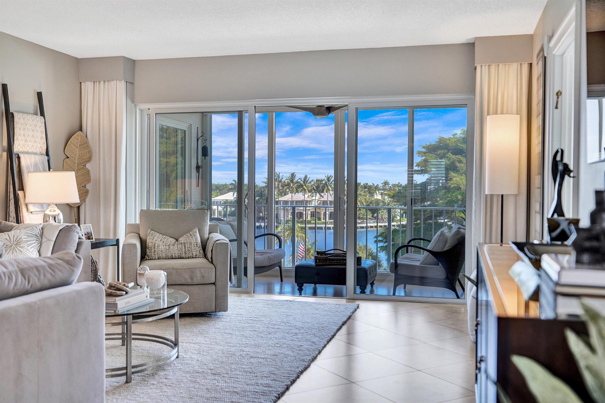 555 SE 6th Avenue 4a