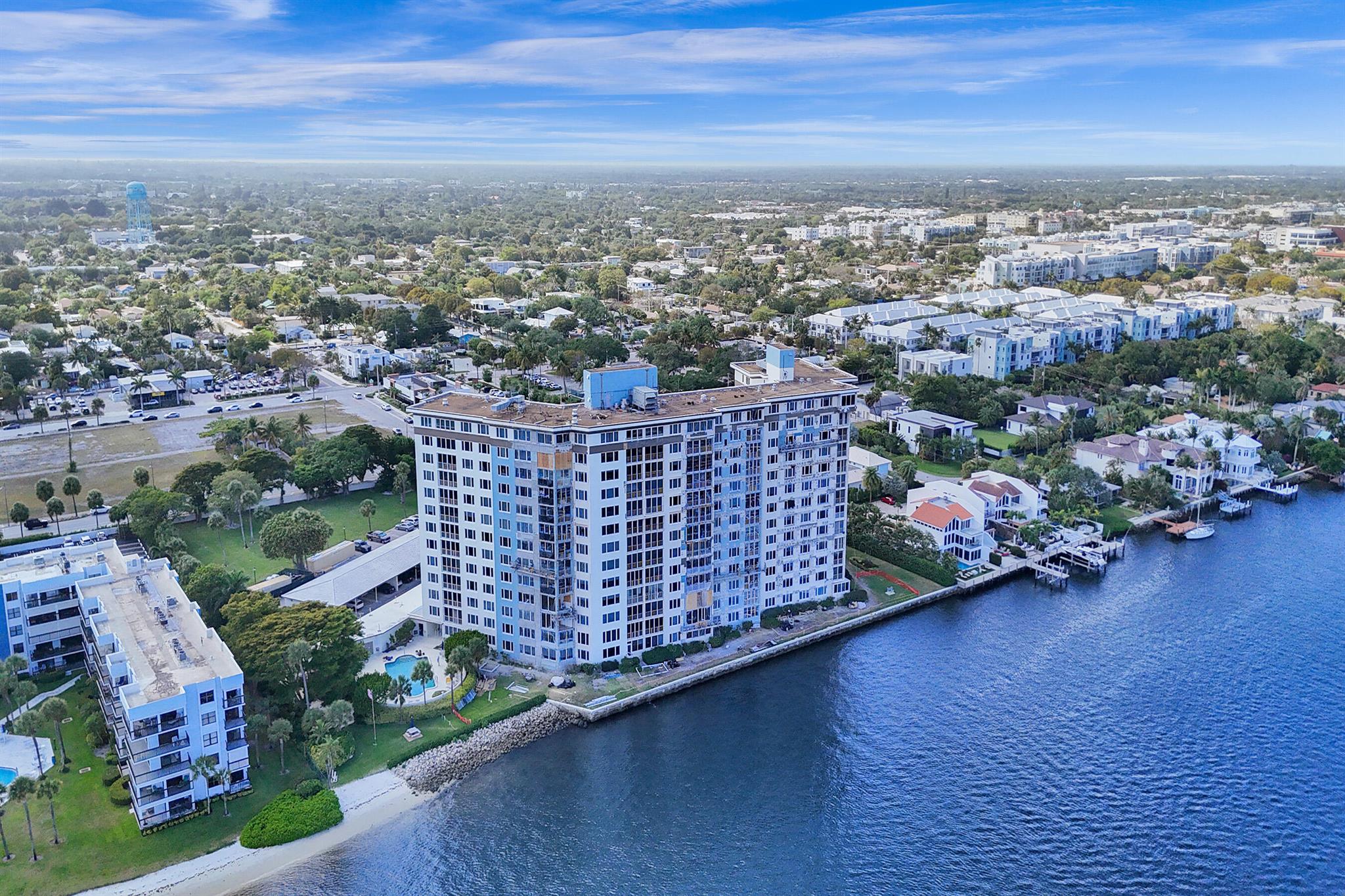 555 SE 6th Avenue 4a