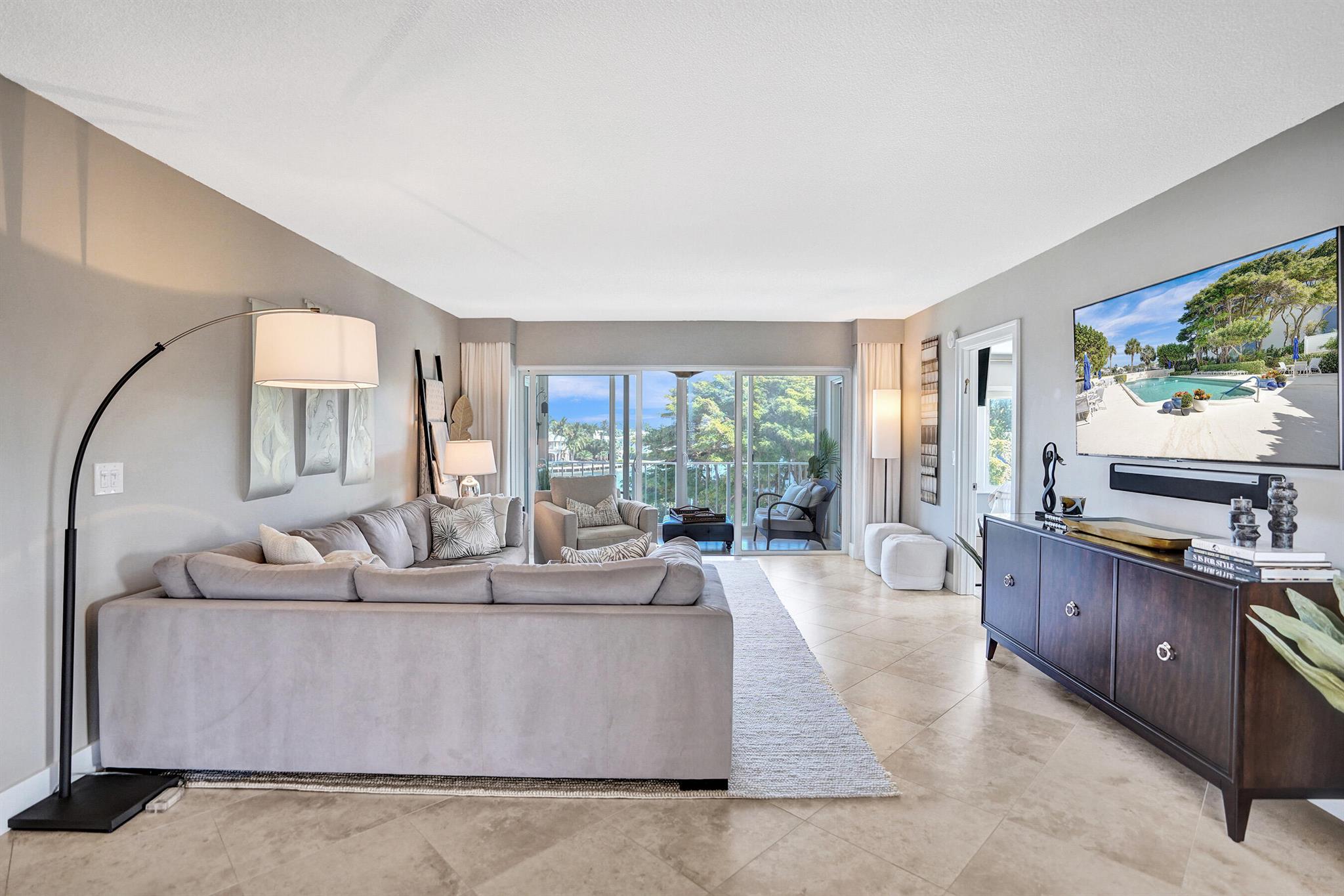 555 SE 6th Avenue 4a