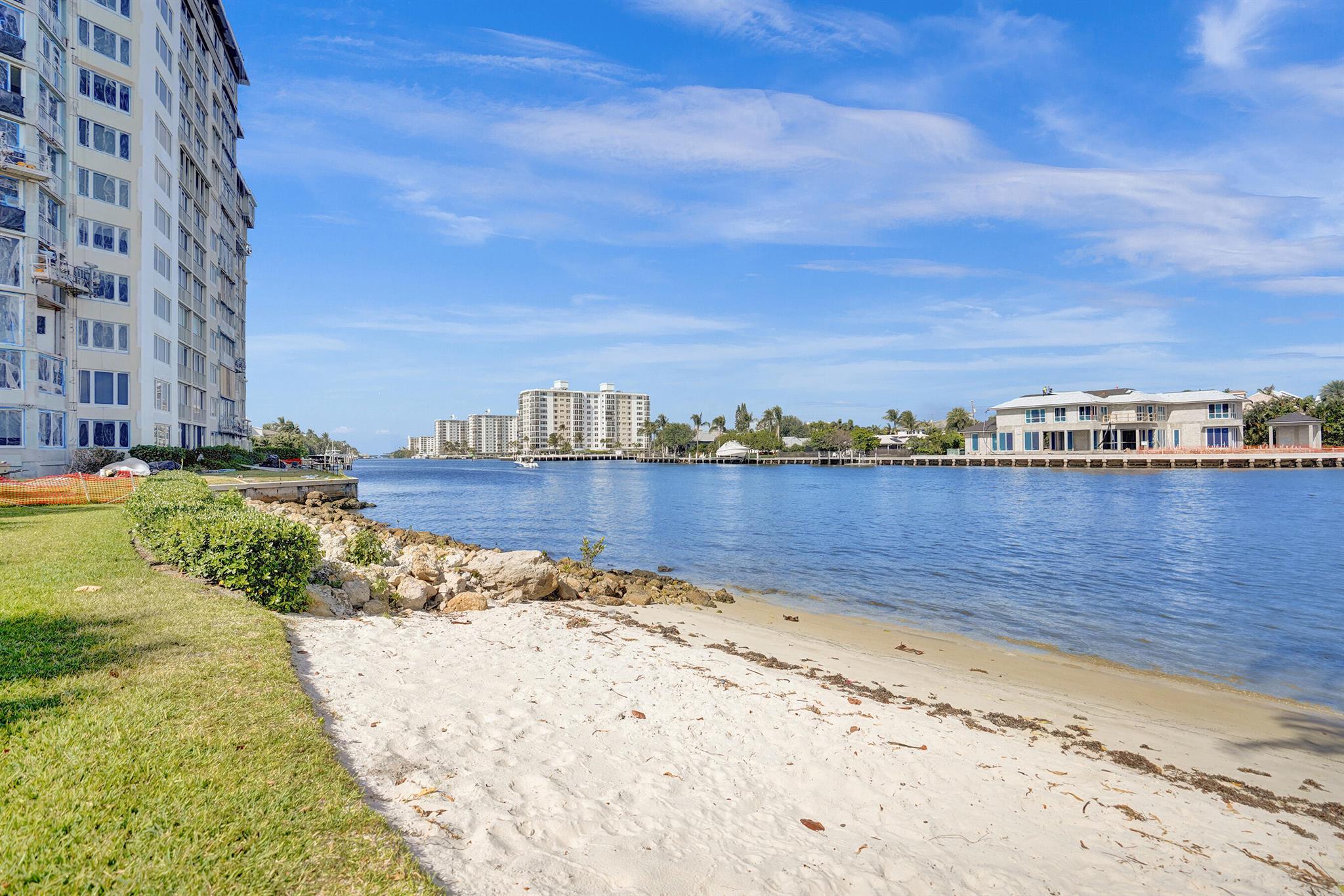 555 SE 6th Avenue 4a