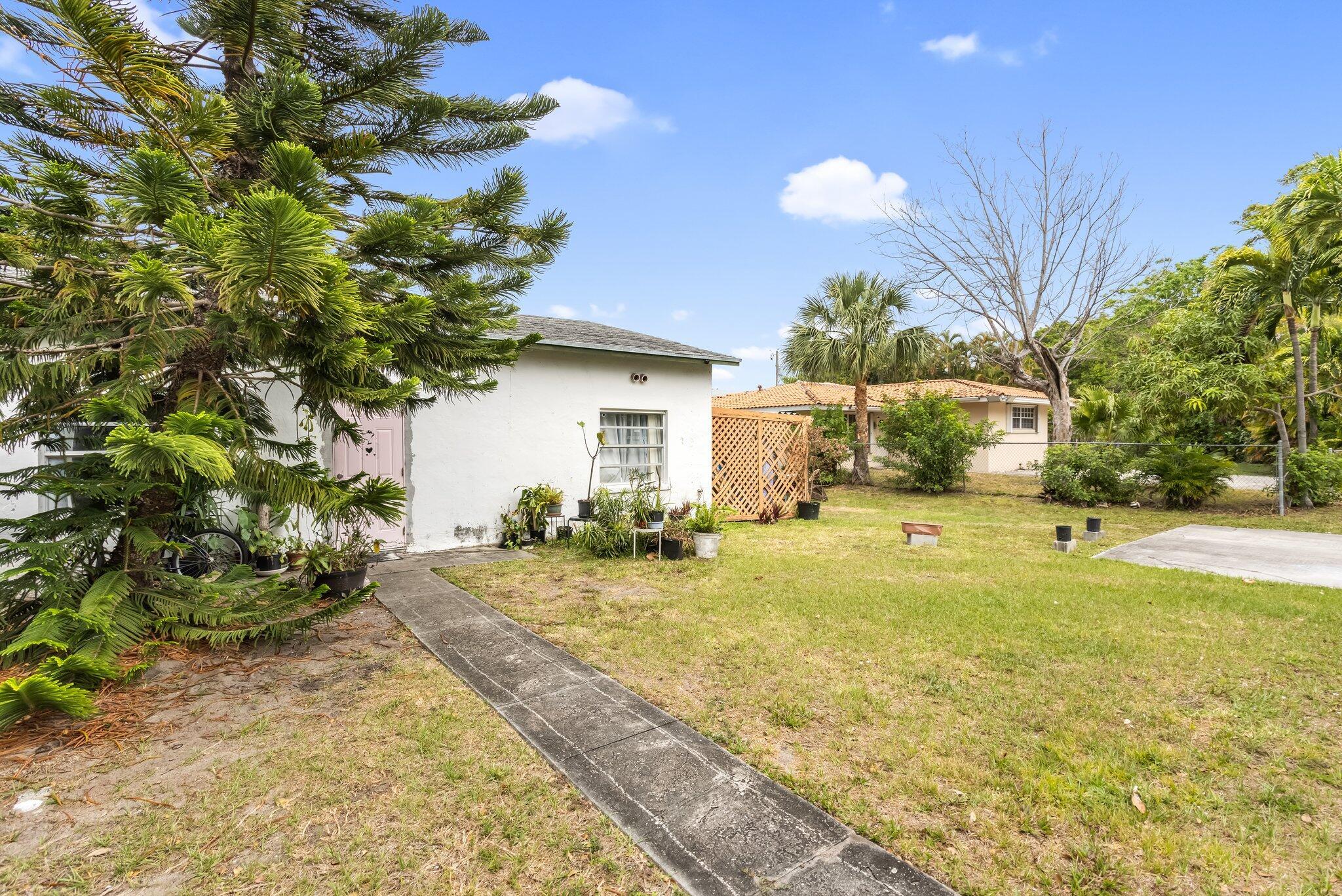 633/641 NE 6th Avenue