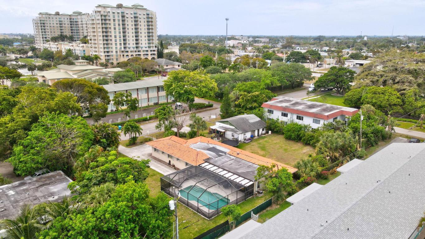 633/641 NE 6th Avenue