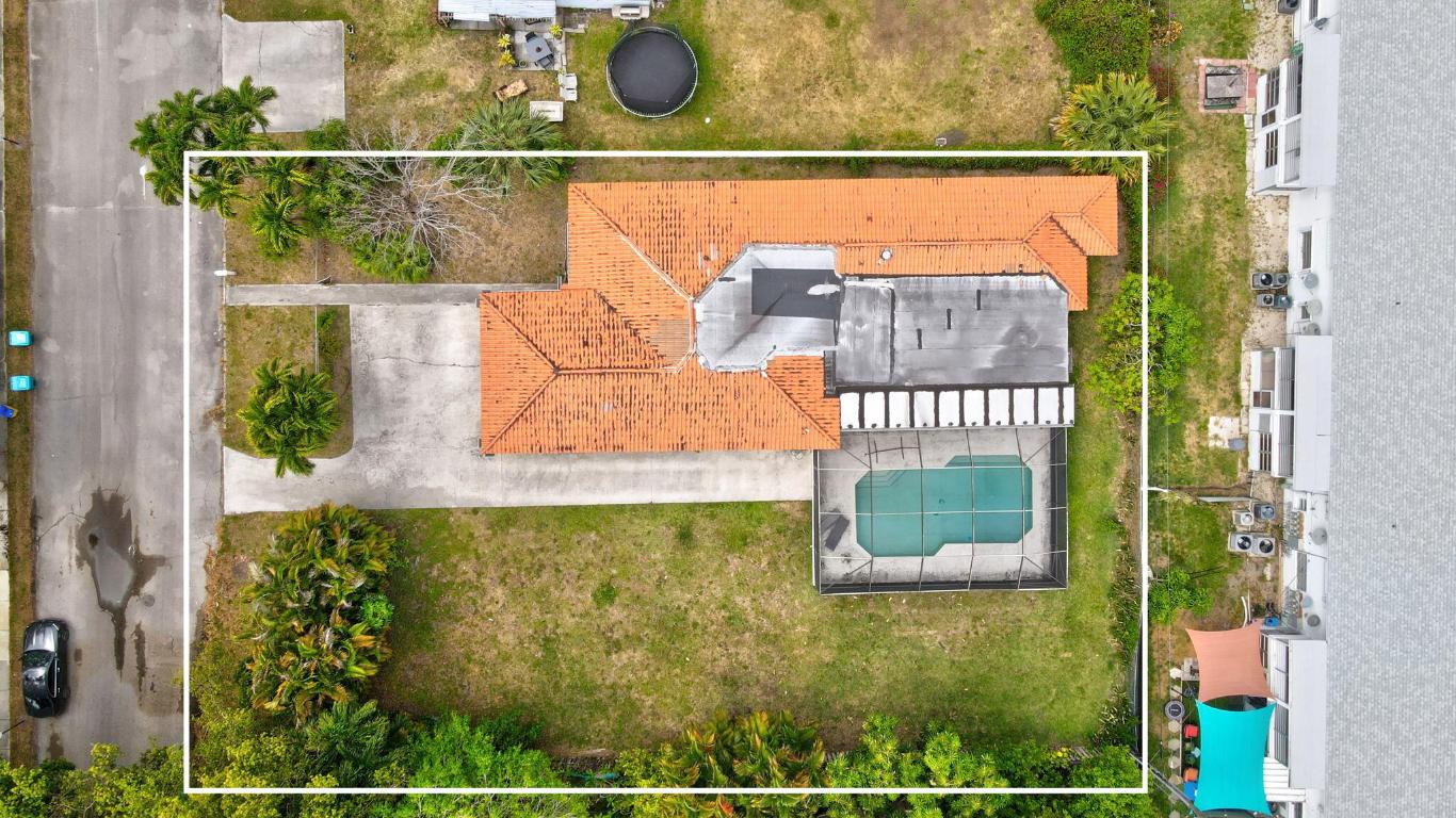 633/641 NE 6th Avenue