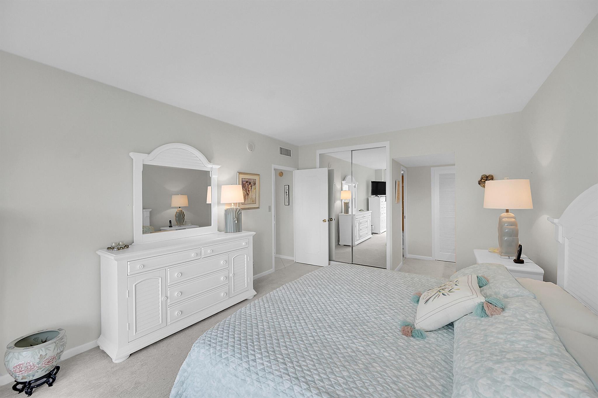 701 E Camino Real 4b