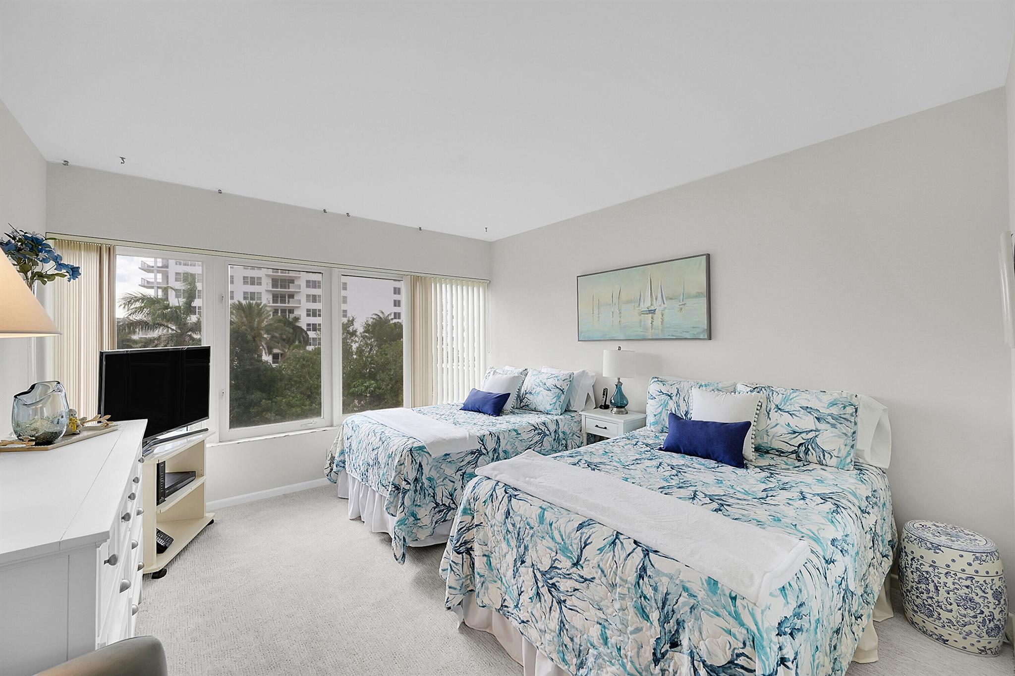 701 E Camino Real 4b