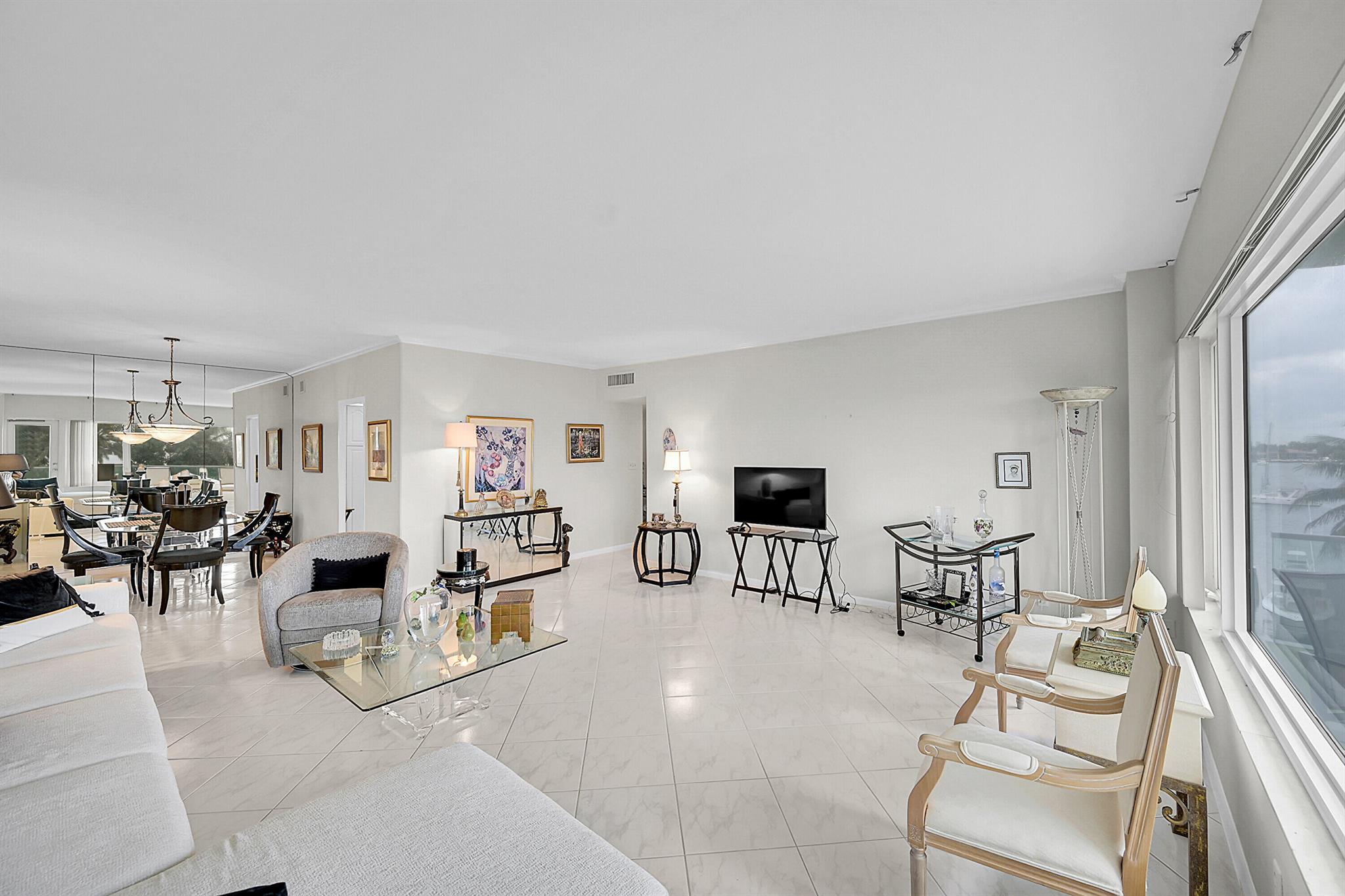 701 E Camino Real 4b