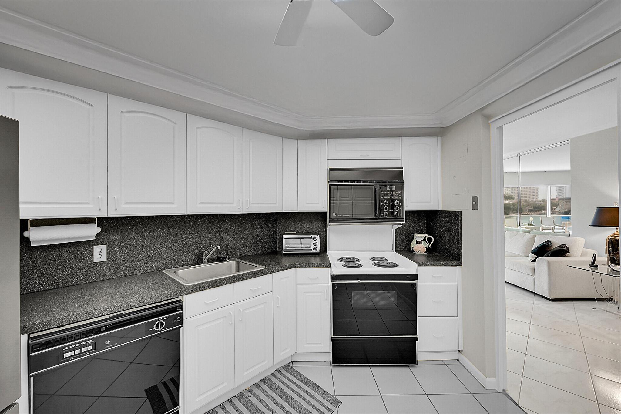 701 E Camino Real 4b