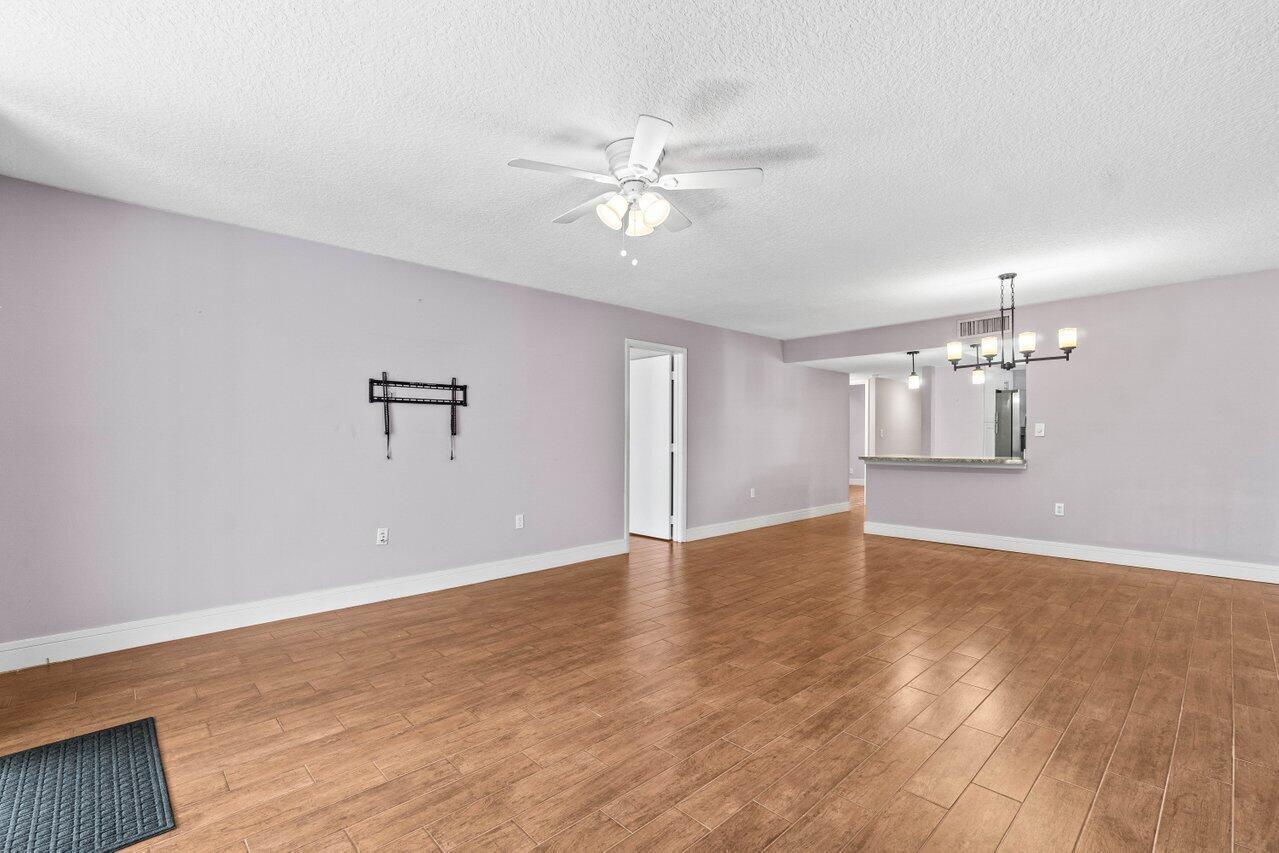 1555 S Federal Highway 204