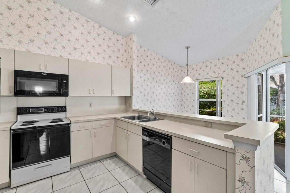 10001 Country Brook Road