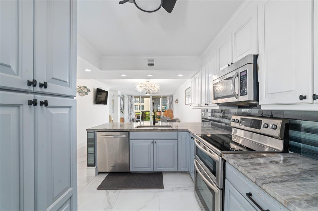 12 Royal Palm Way Unit 103