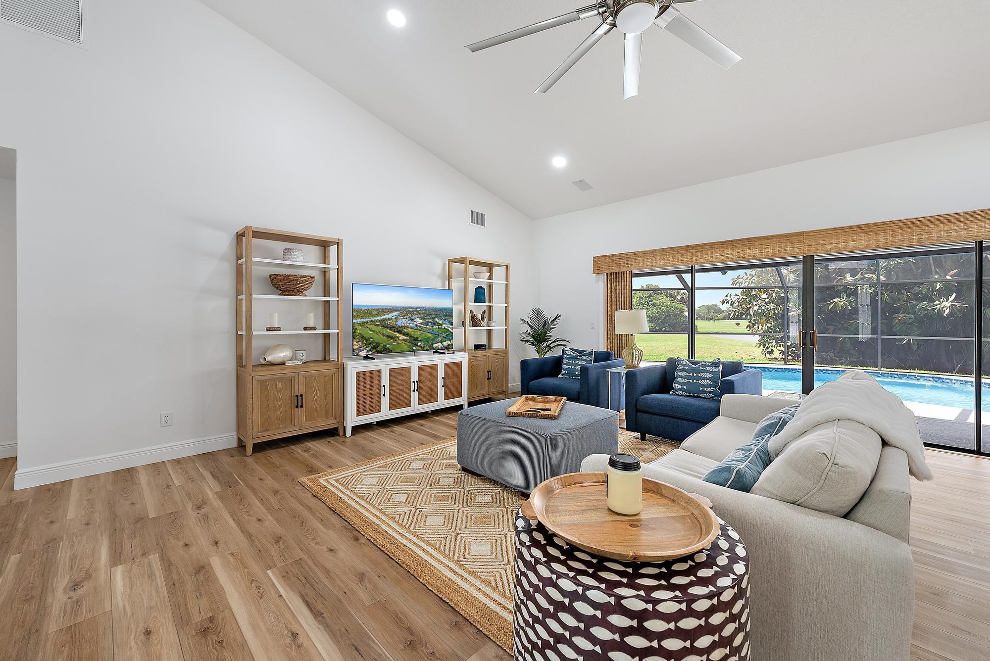 7160 SE Bunker Hill Court