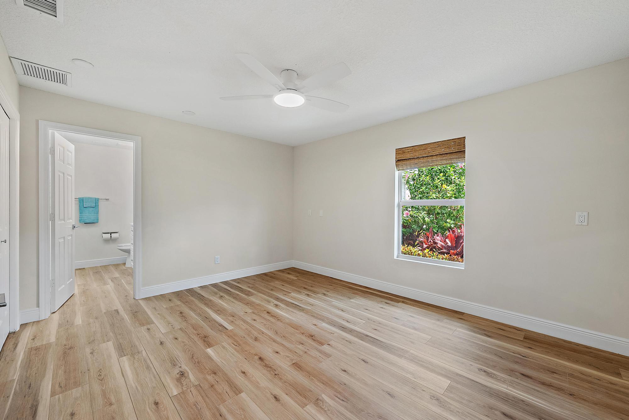 7160 SE Bunker Hill Court