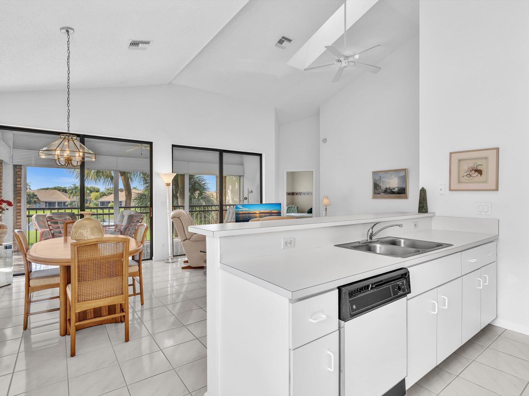 8049 Aberdeen Drive 201, Boynton Beach Unit: 201