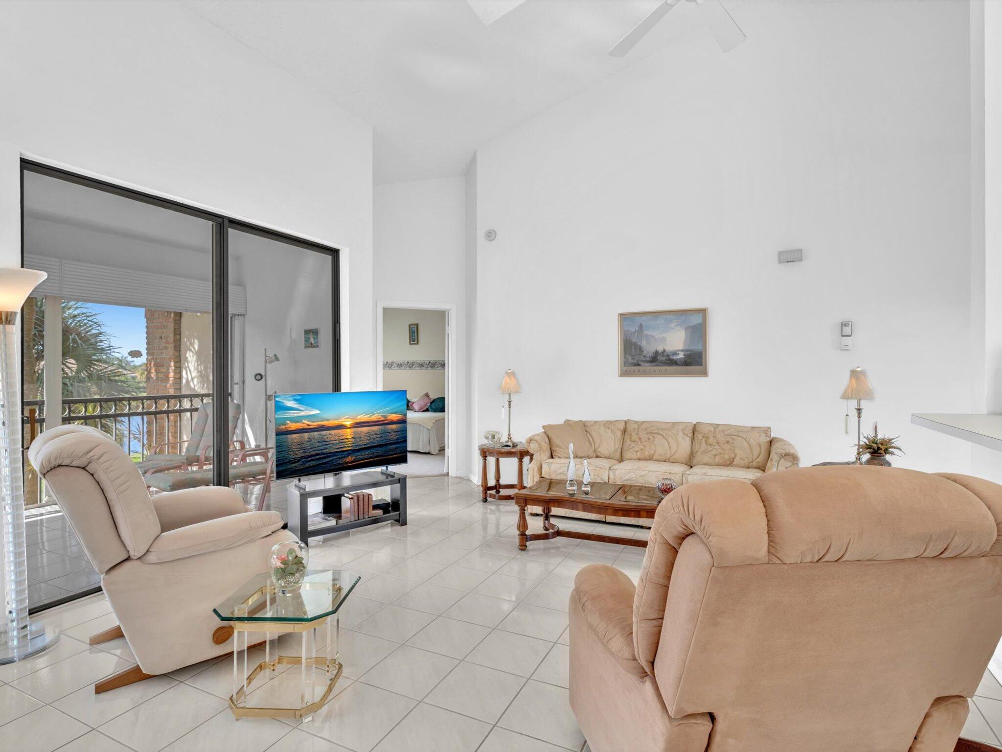 8049 Aberdeen Drive 201, Boynton Beach Unit: 201