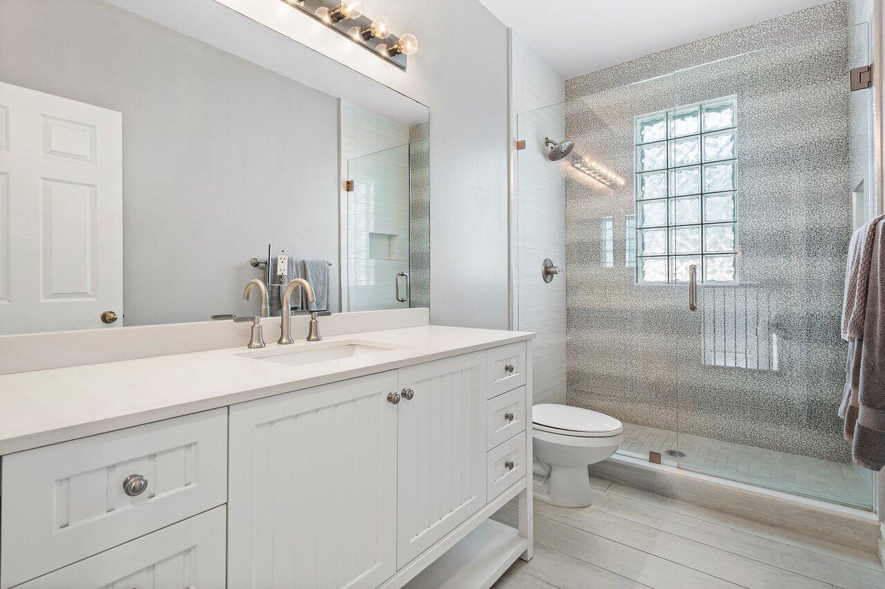 5665 Via De La Plata Circle