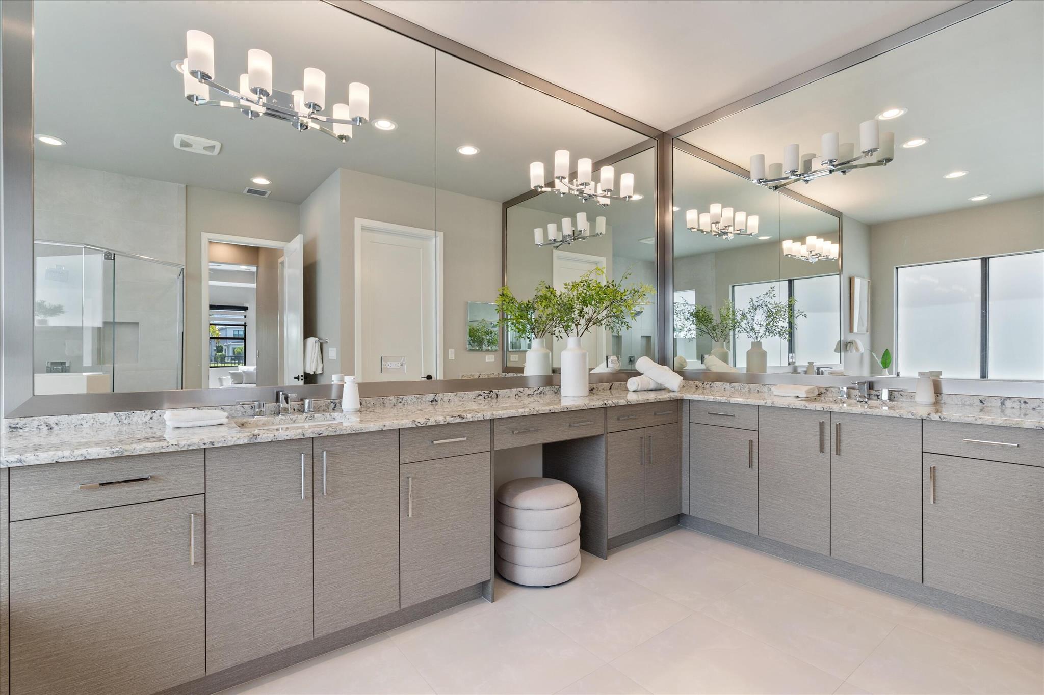 17076 Rainbow Falls Trail