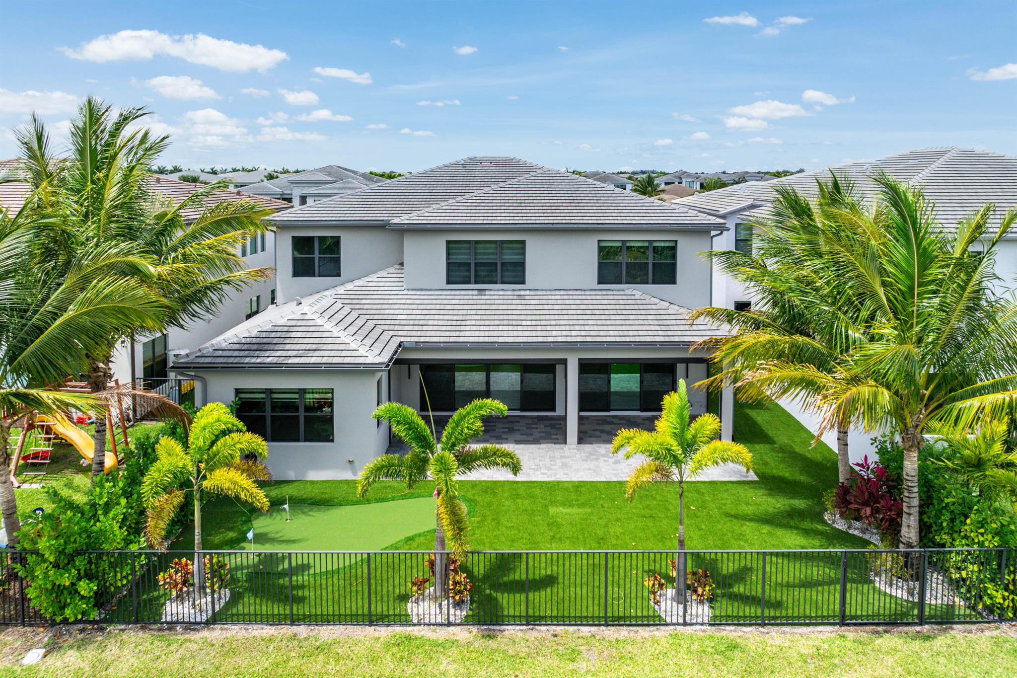 17076 Rainbow Falls Trail