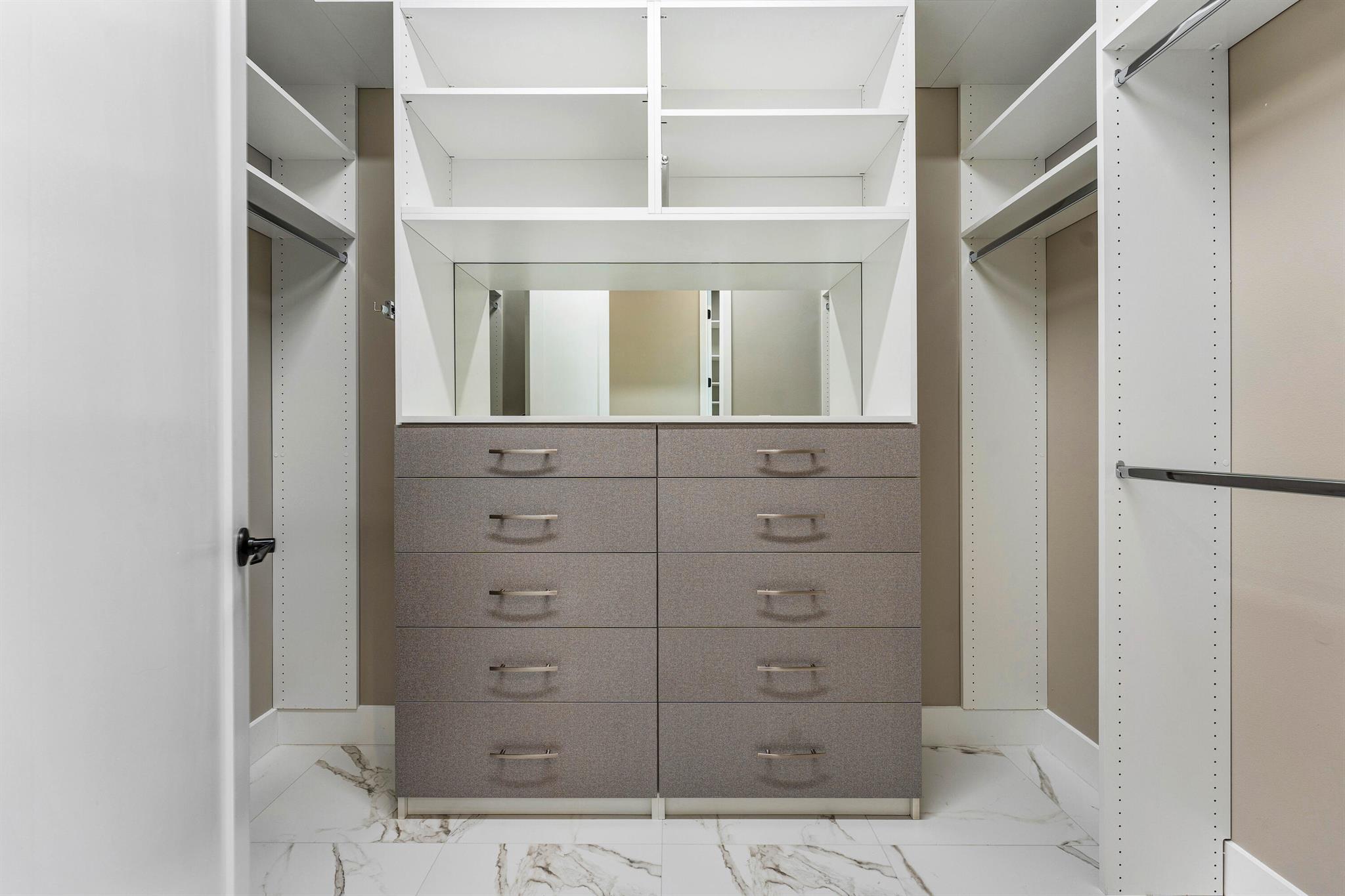 17076 Rainbow Falls Trail