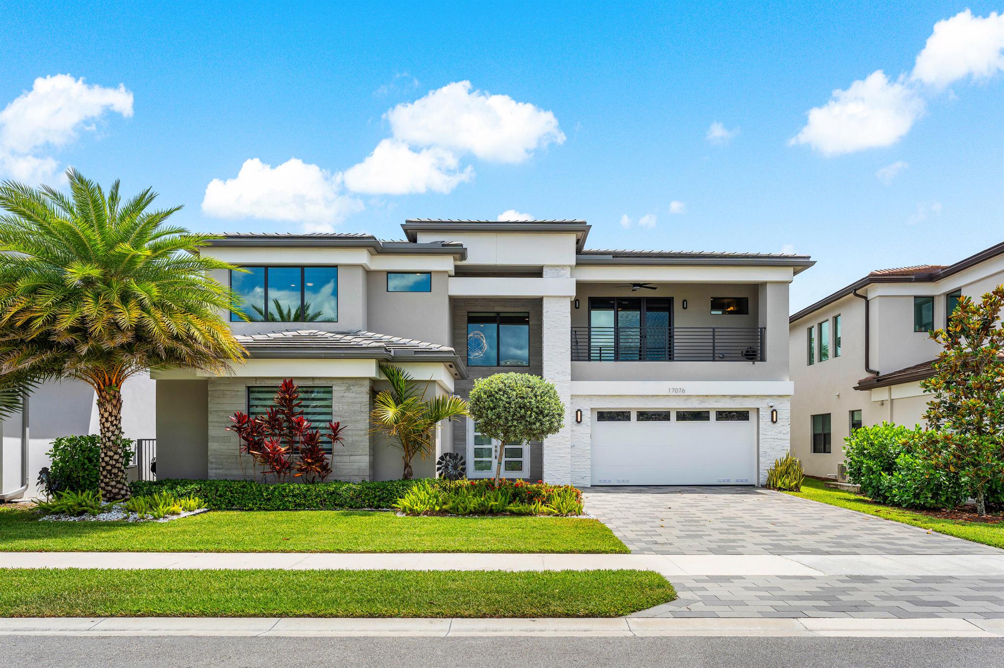 17076 Rainbow Falls Trail