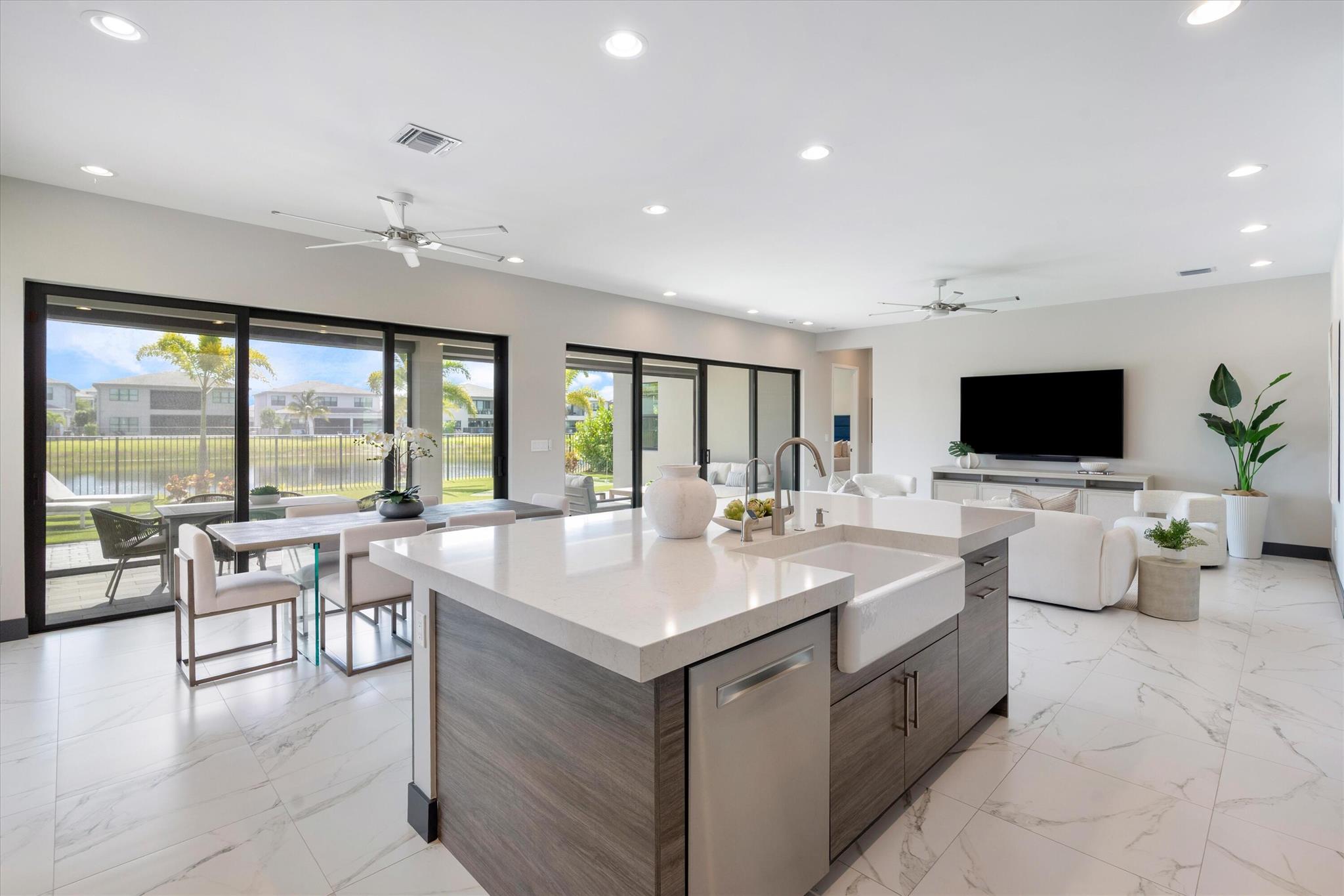 17076 Rainbow Falls Trail