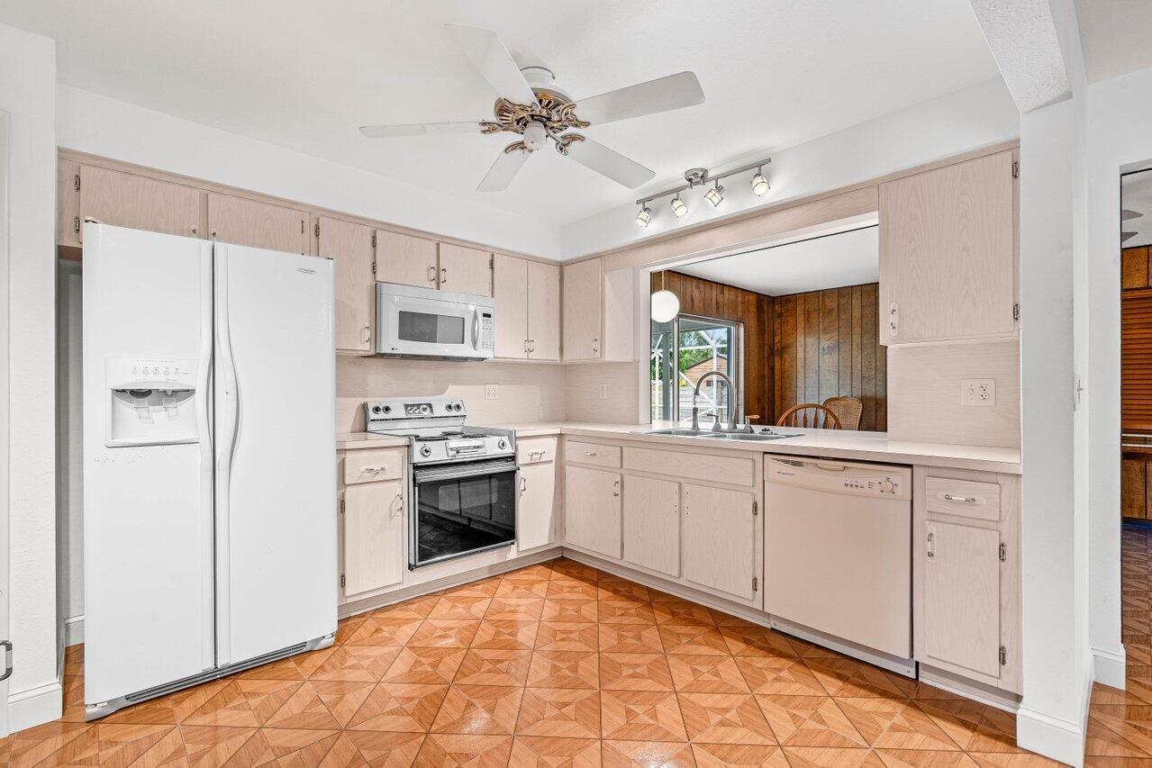 4588 Brady Boulevard