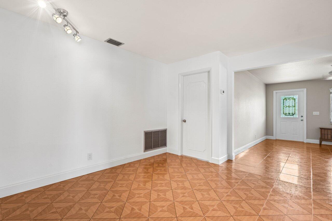 4588 Brady Boulevard