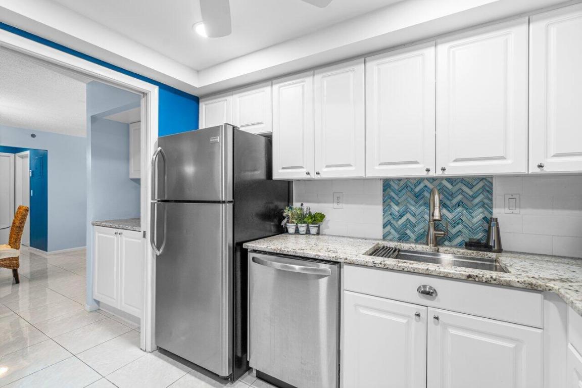 3221 S Ocean Boulevard 104