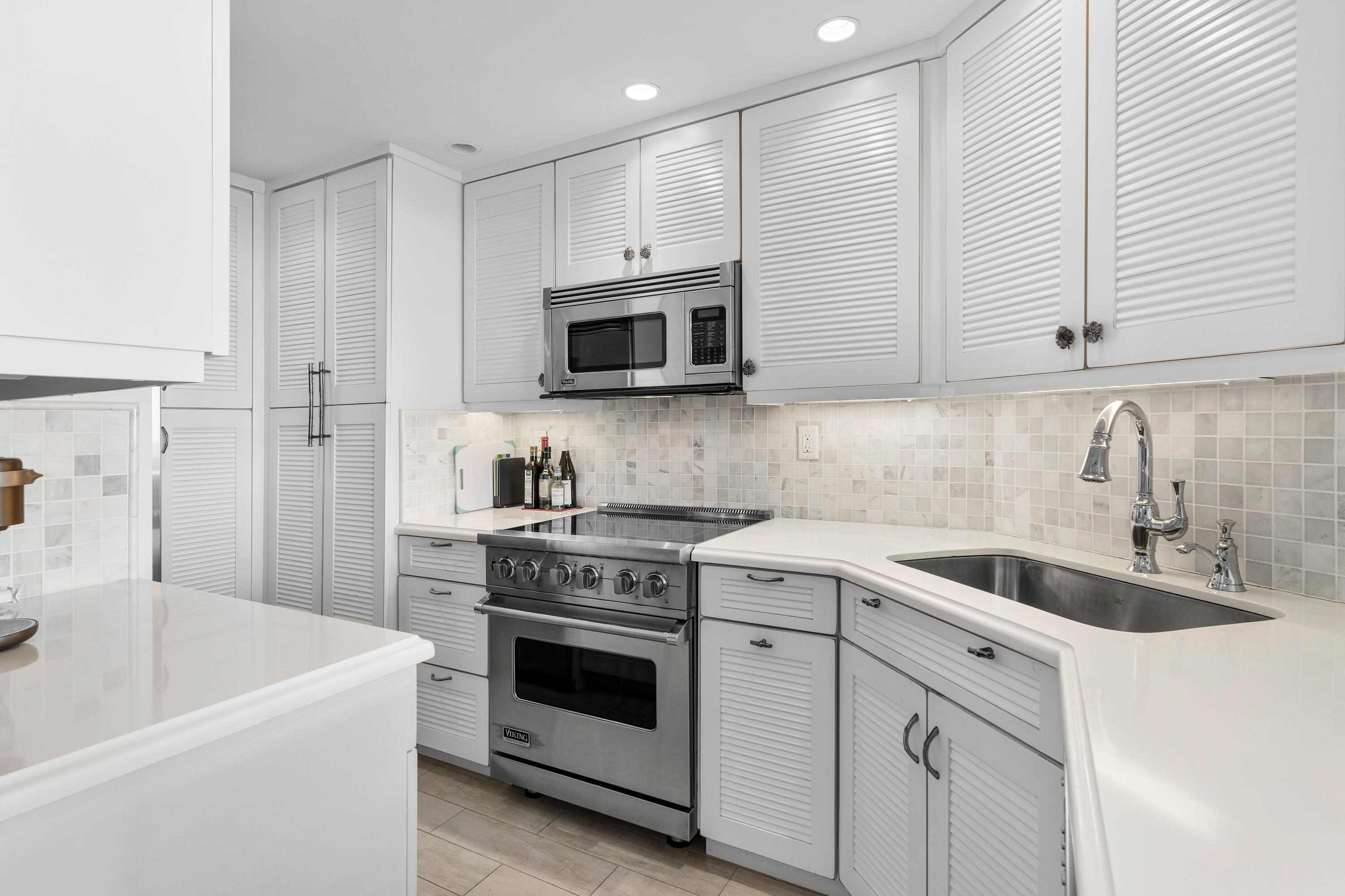 1225 S Ocean Boulevard 103