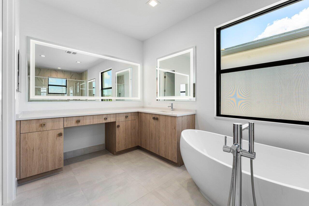 20407 Southernwood Avenue