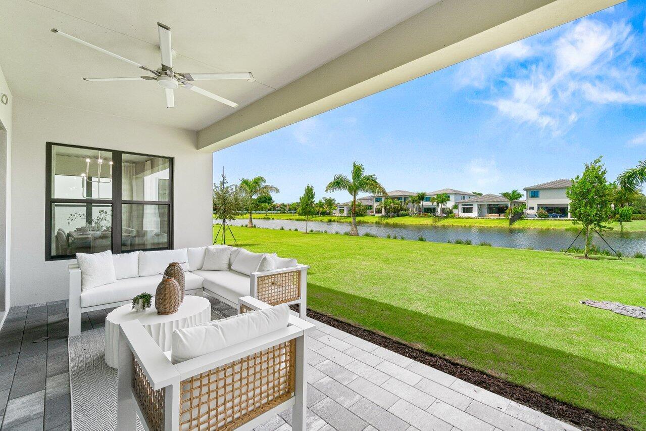 20407 Southernwood Avenue