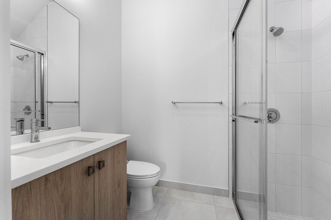 20407 Southernwood Avenue