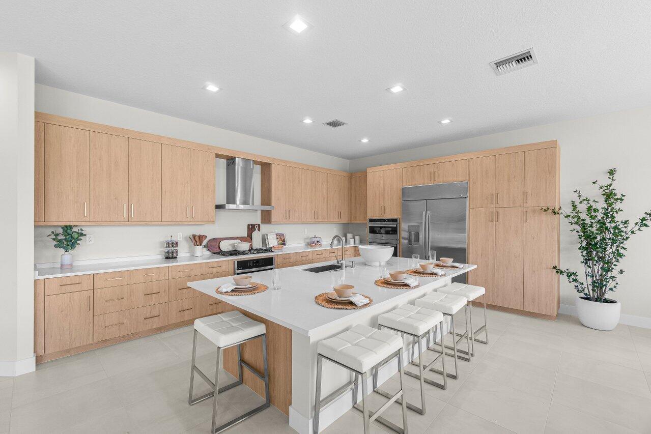 20407 Southernwood Avenue