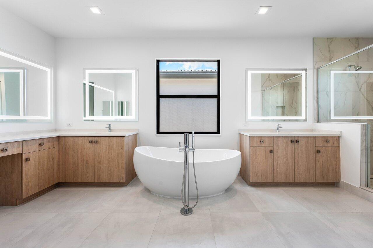 20407 Southernwood Avenue