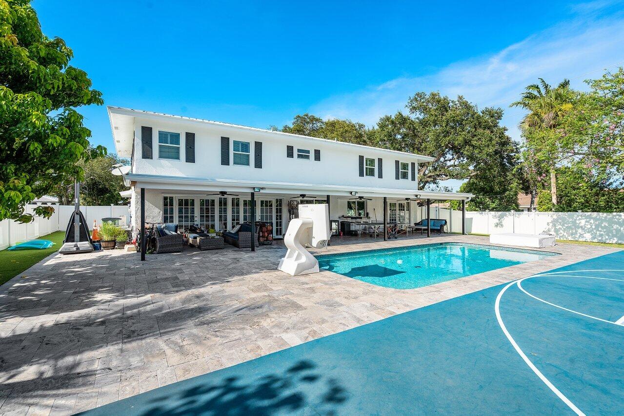 900 SW 16th Street