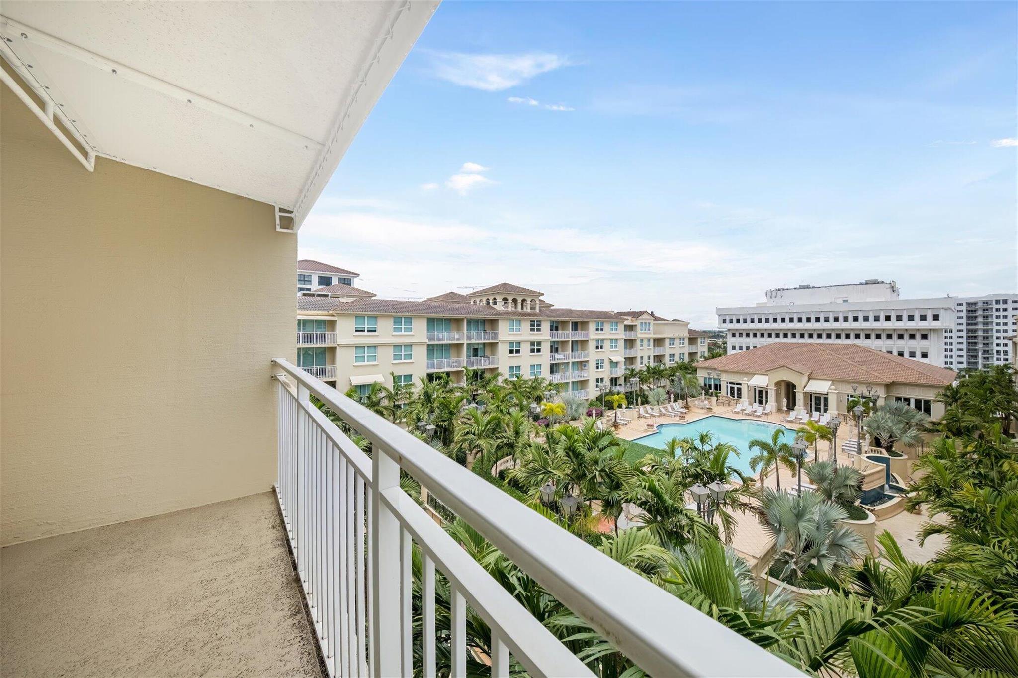 99 SE Mizner Boulevard Ph 22