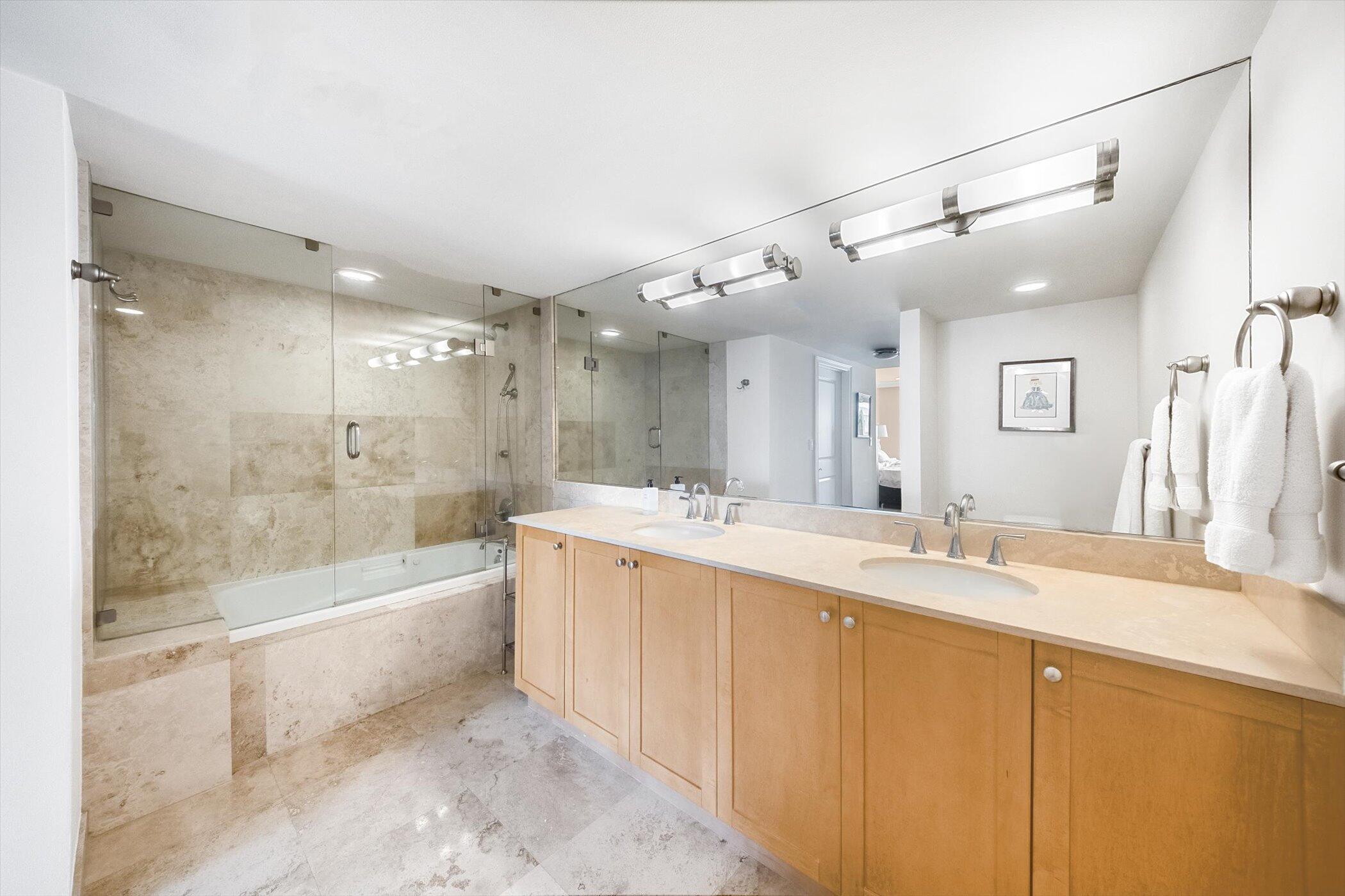 99 SE Mizner Boulevard Ph 22