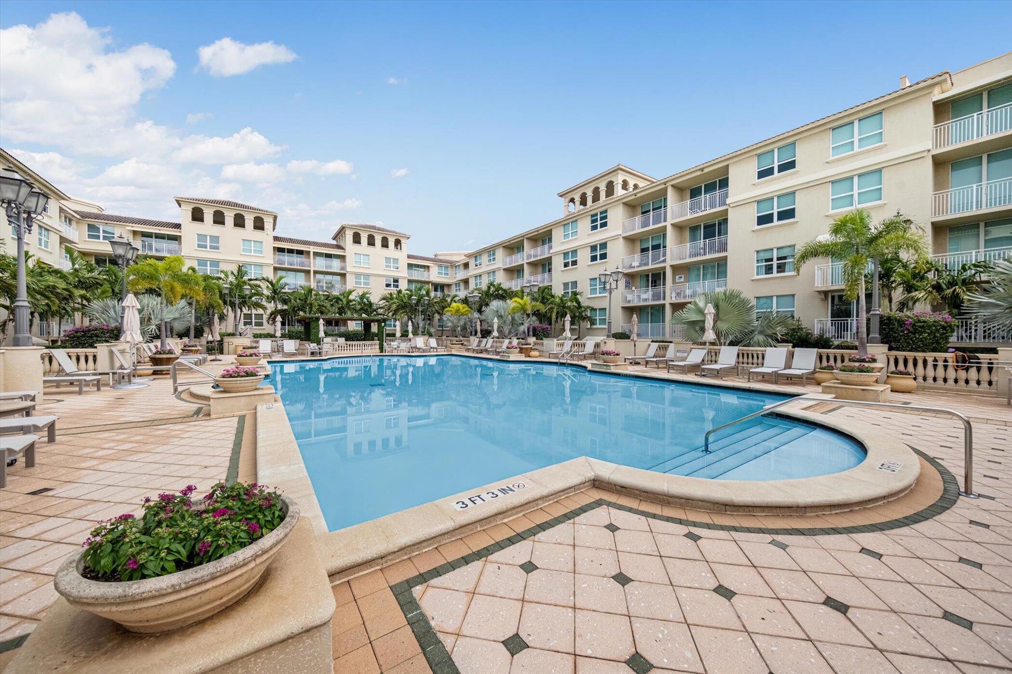 99 SE Mizner Boulevard Ph 22