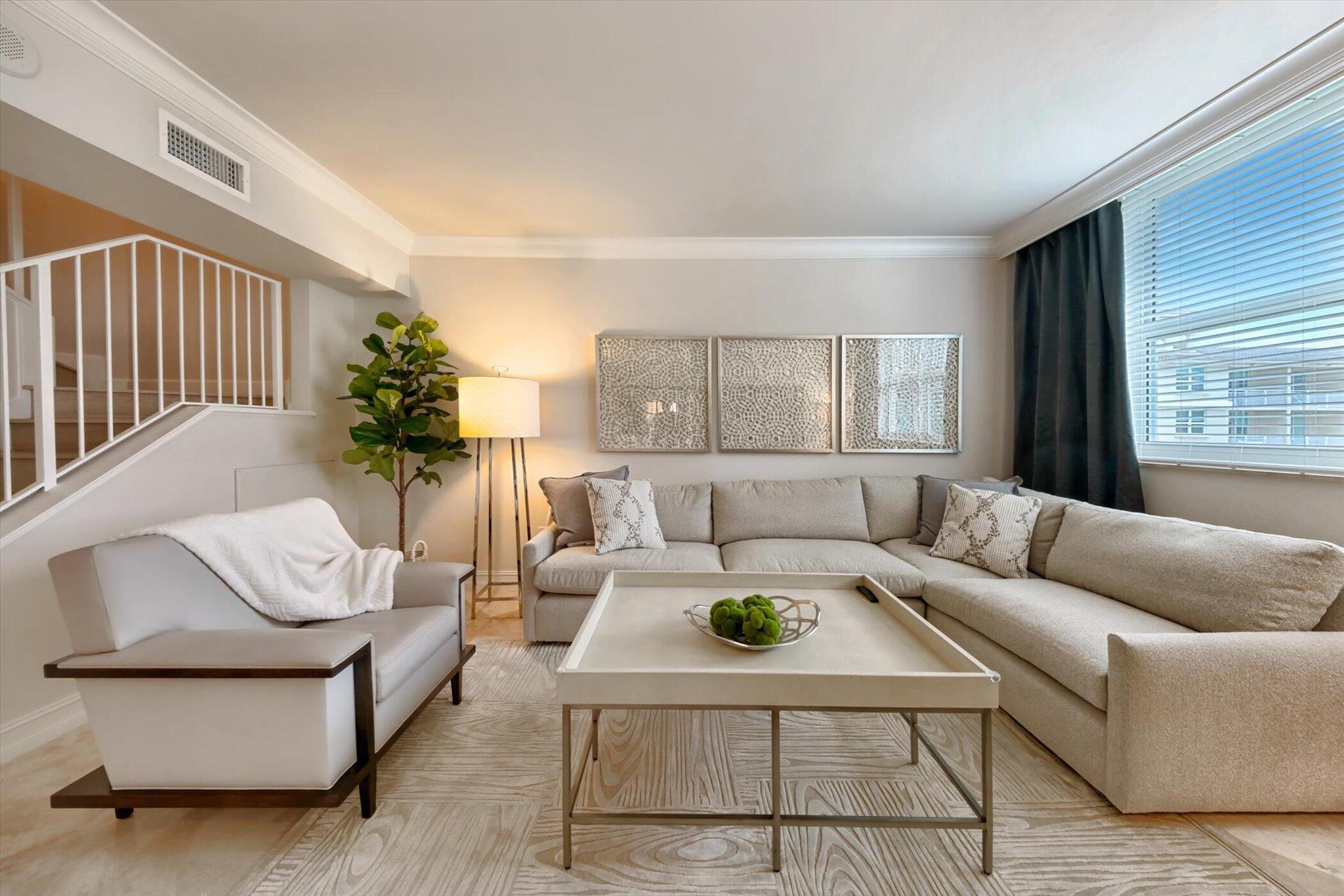 99 SE Mizner Boulevard Ph 22