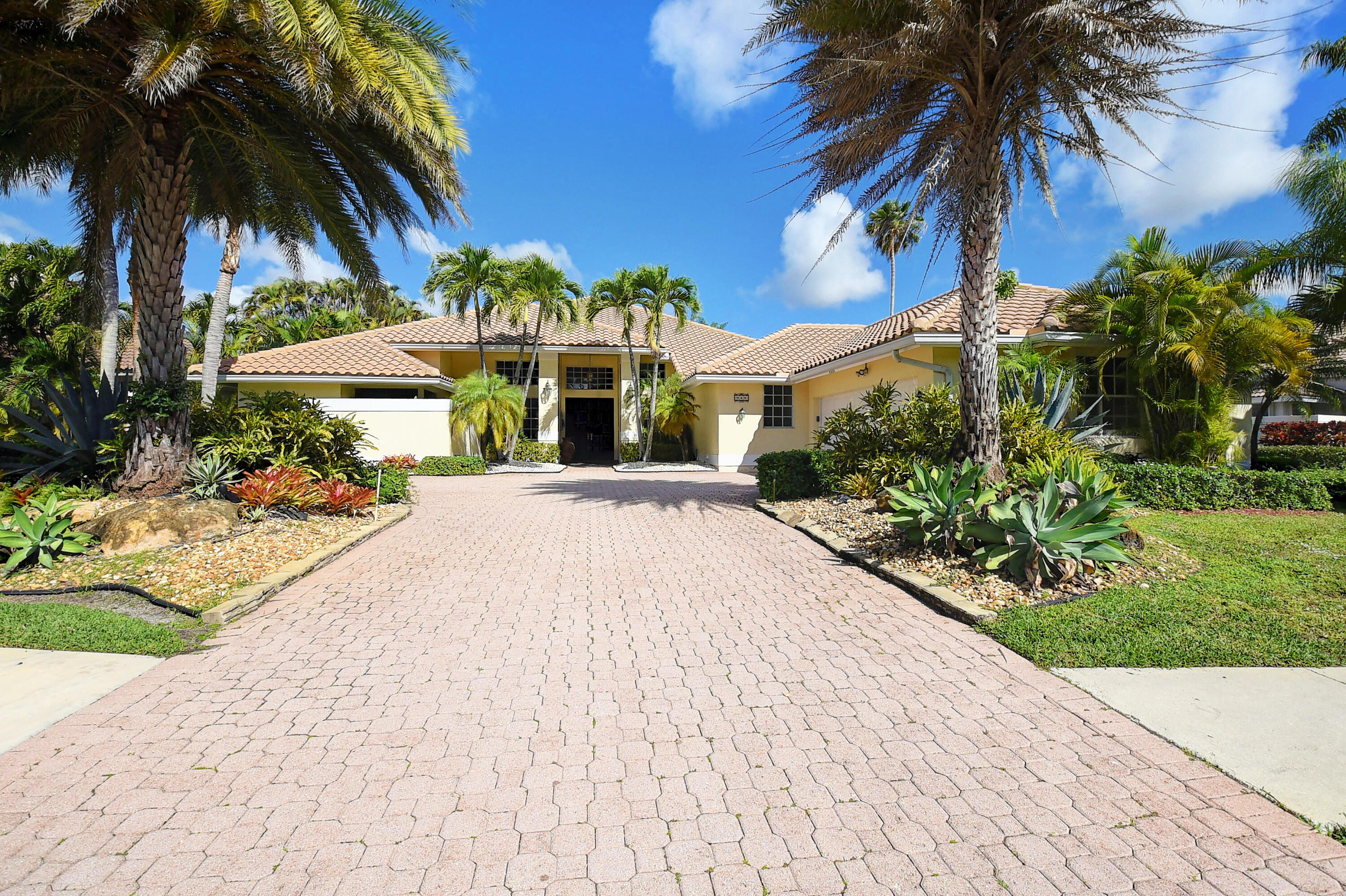 8320 Desmond Drive, Boynton Beach