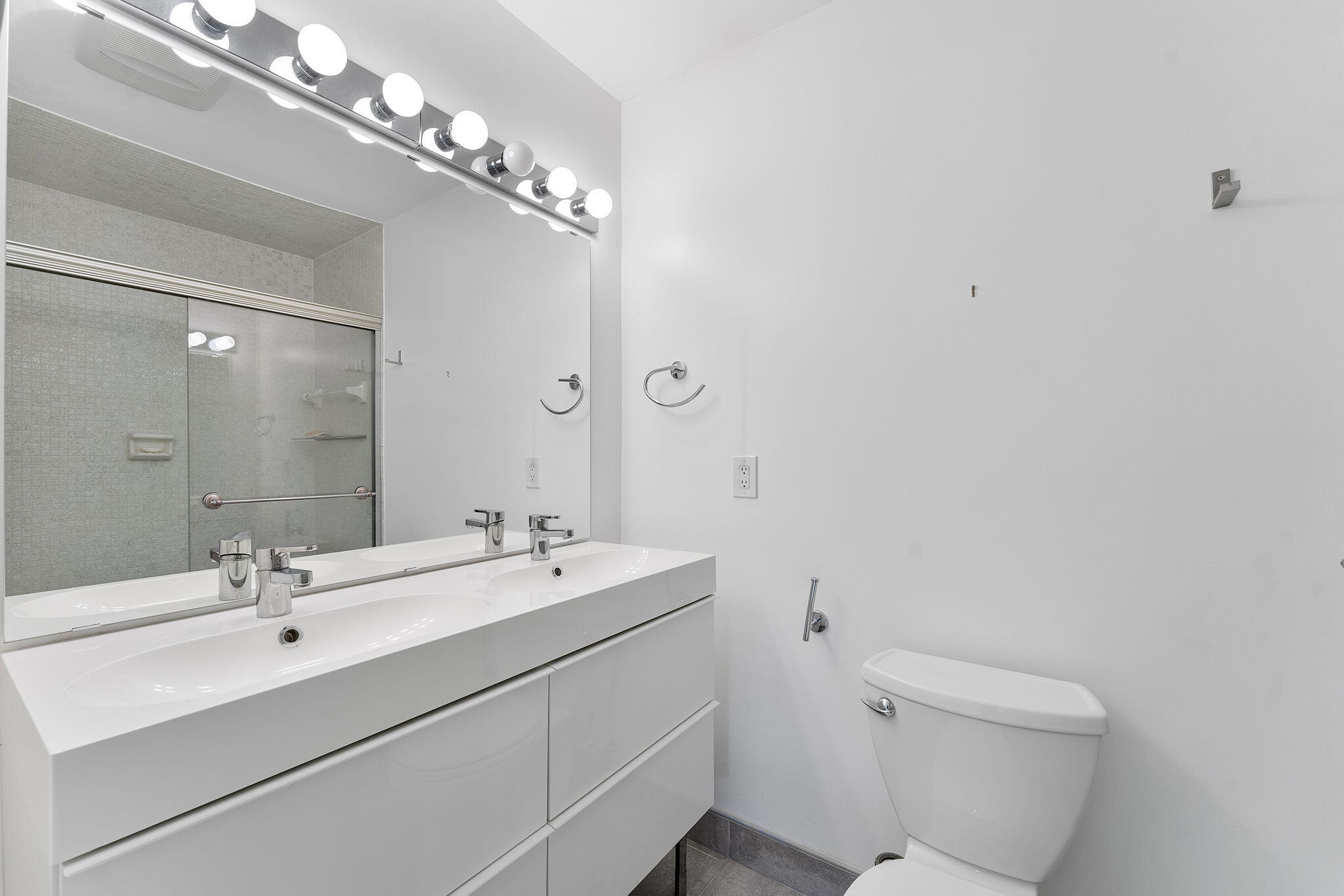 1347 NE High Point Way Way NE D