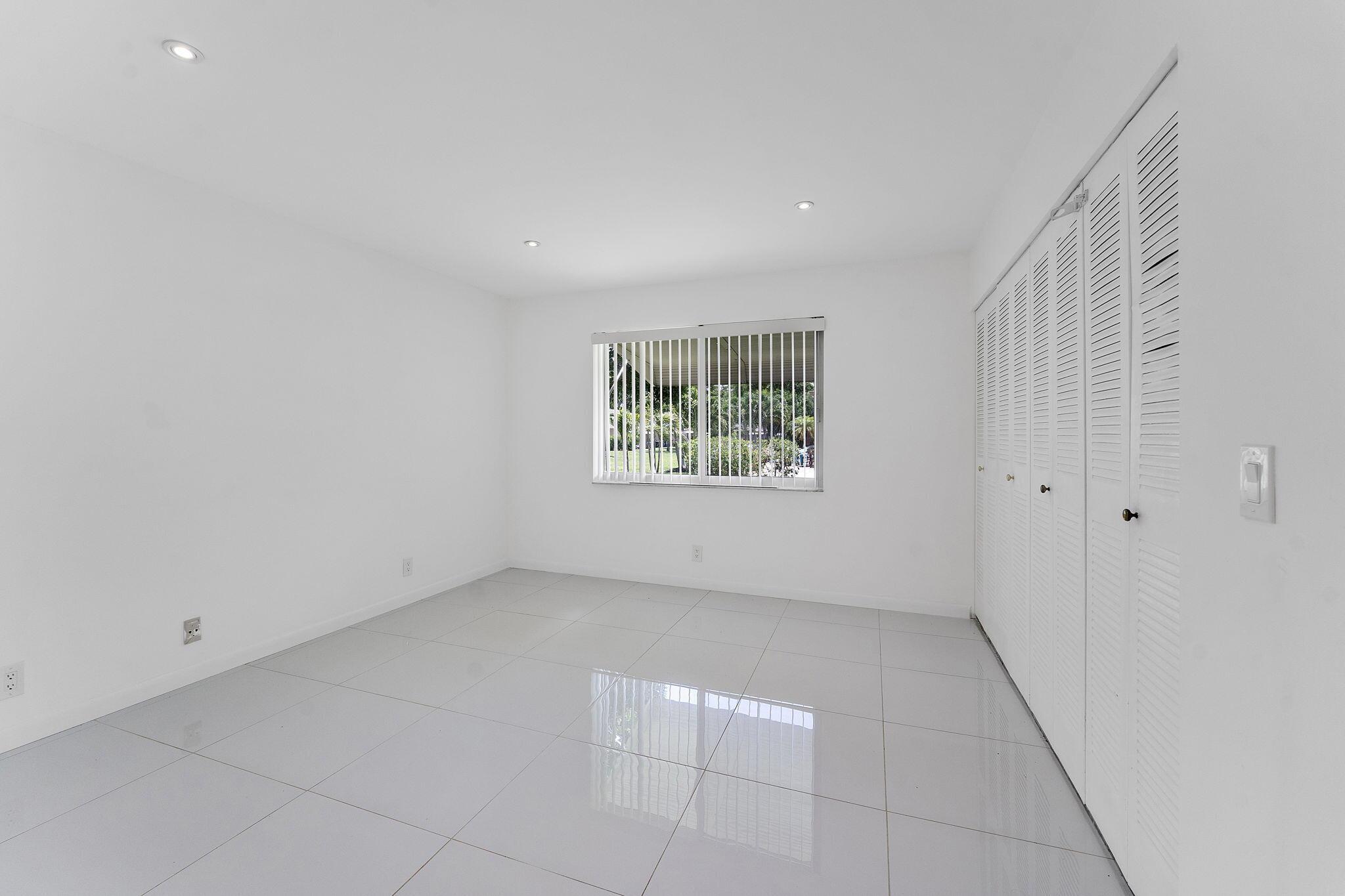 1347 NE High Point Way Way NE D