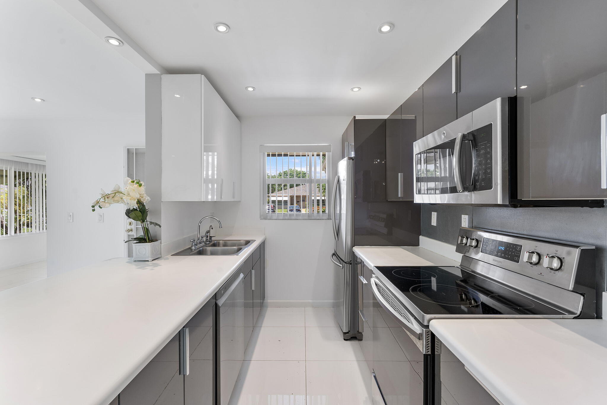 1347 NE High Point Way Way NE D