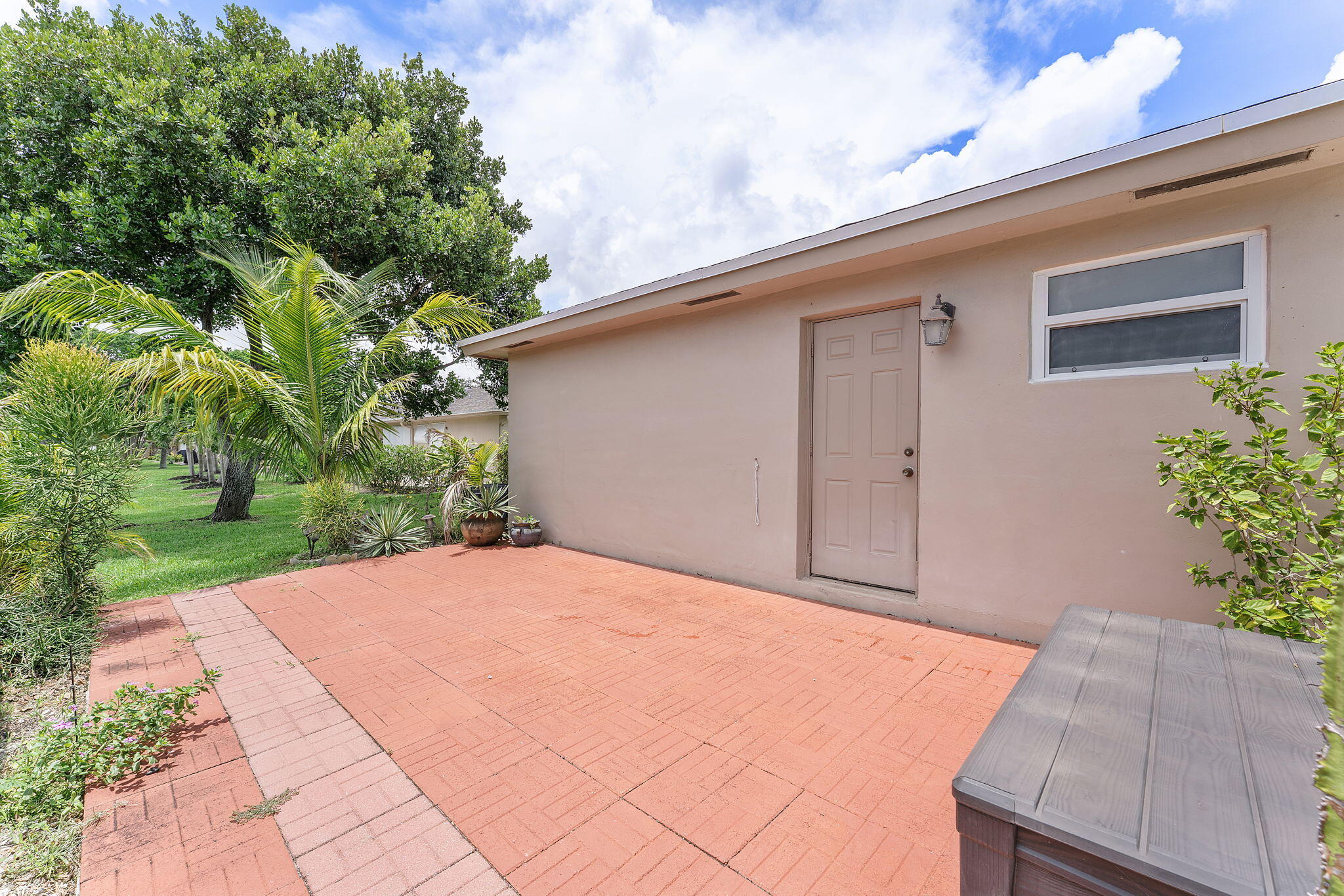 1347 NE High Point Way Way NE D