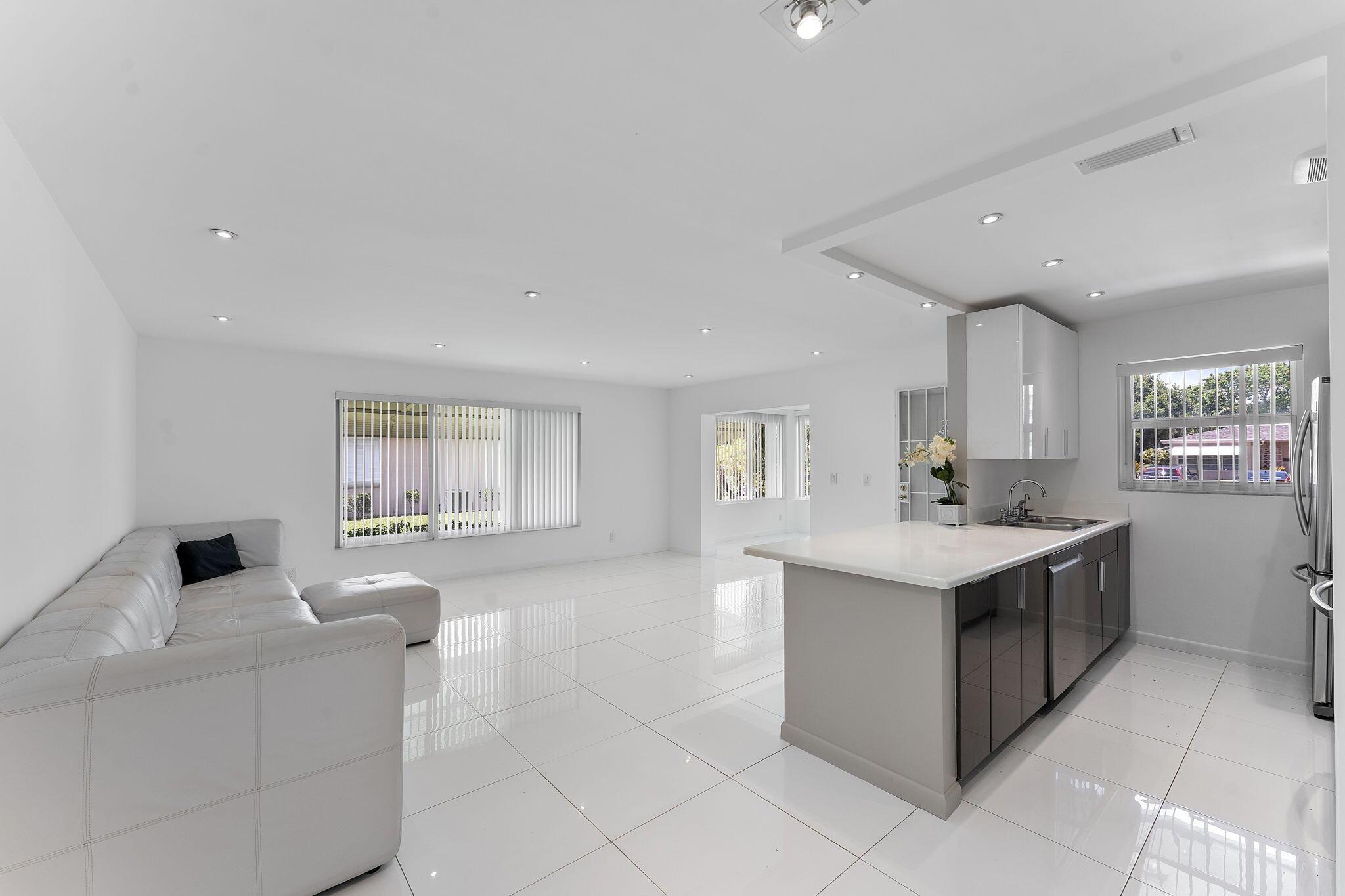 1347 NE High Point Way Way NE D