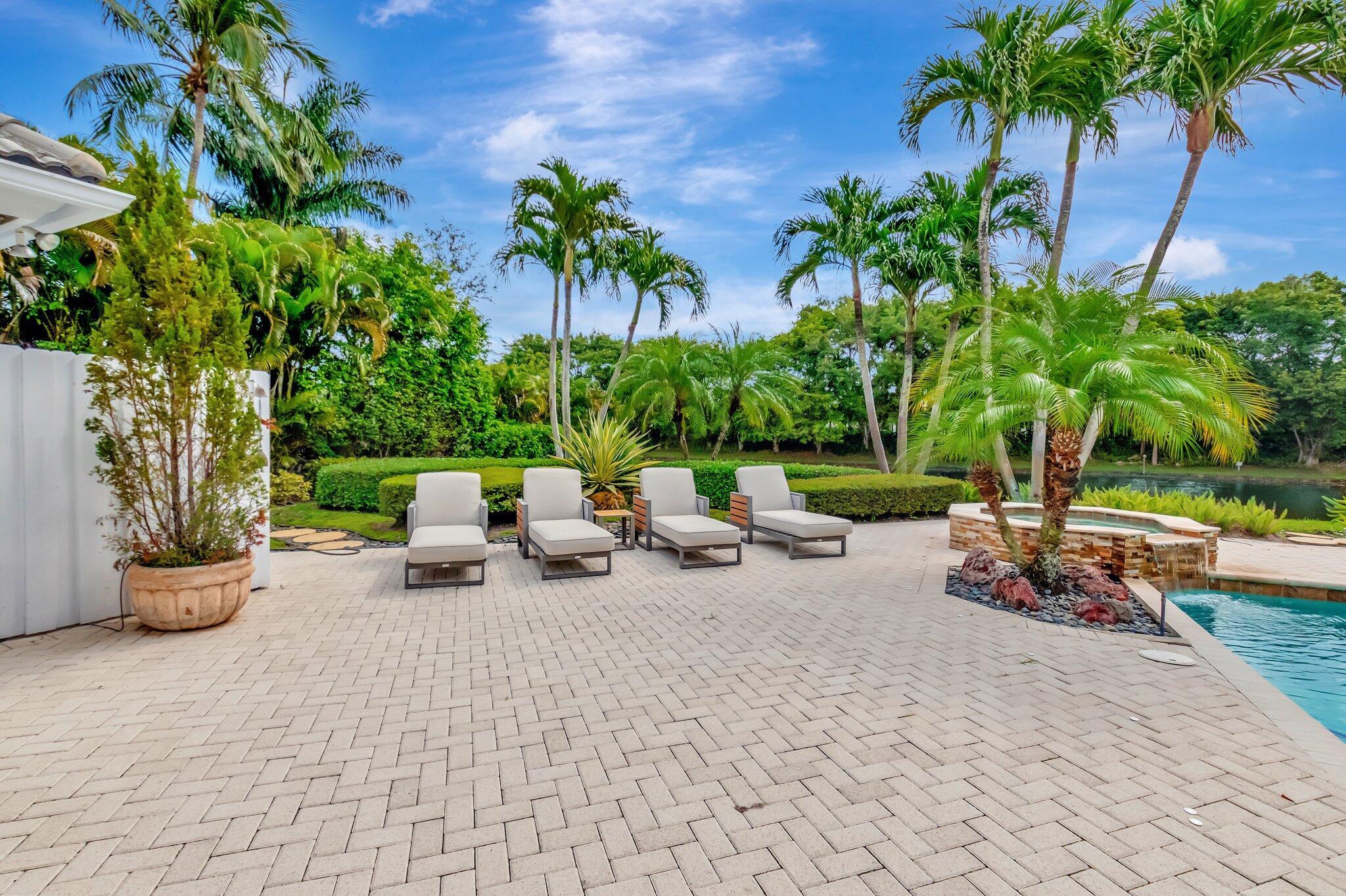 17652 Lake Estates Drive