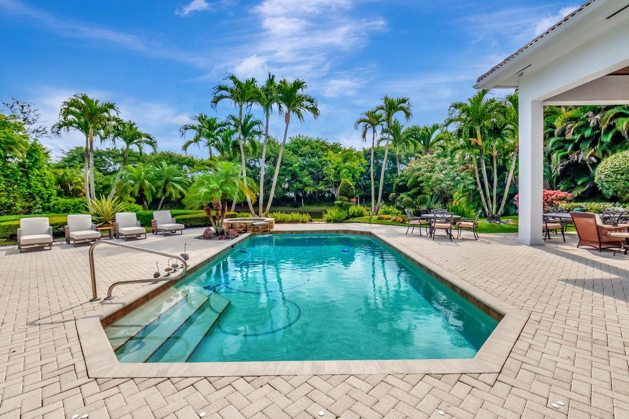 17652 Lake Estates Drive