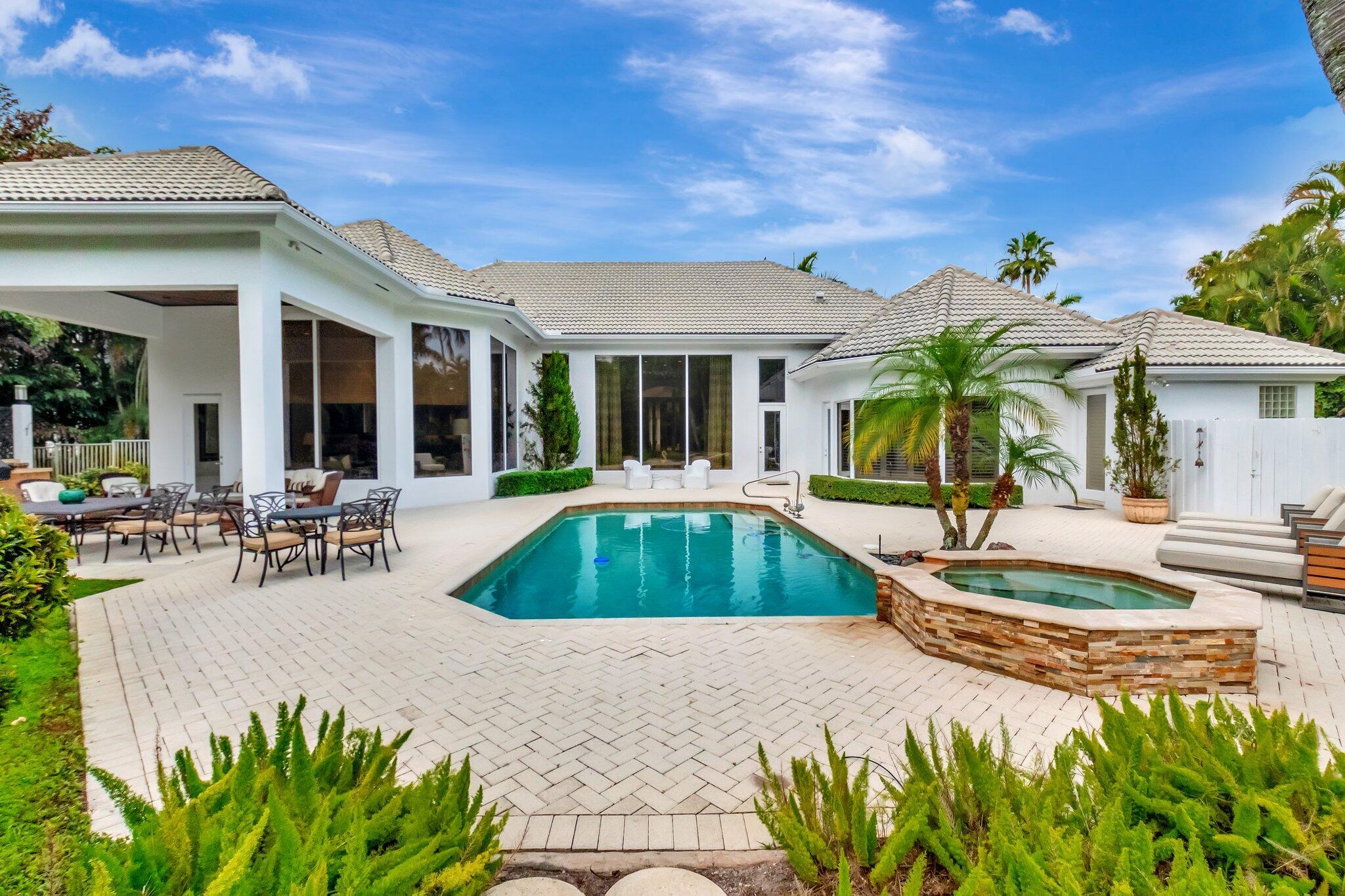 17652 Lake Estates Drive