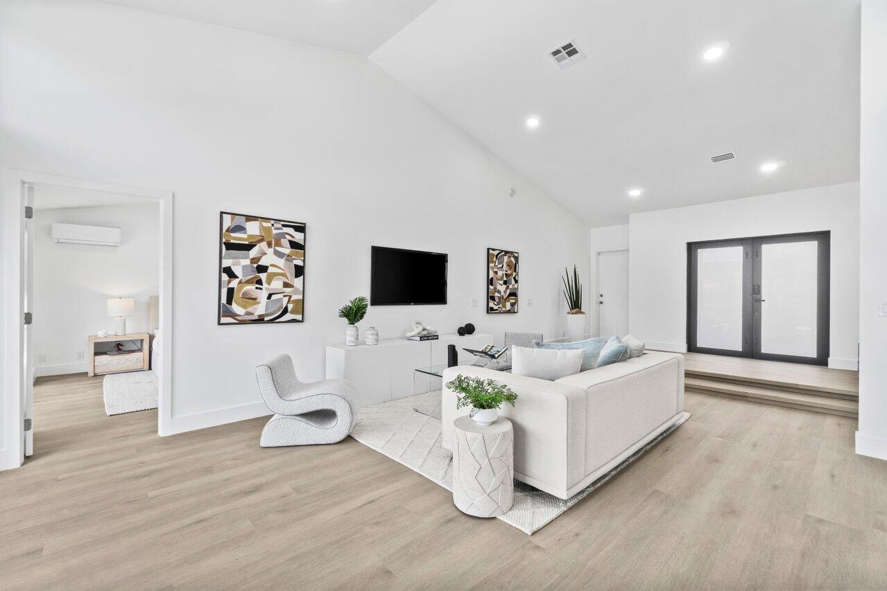 2281 Seaford Drive